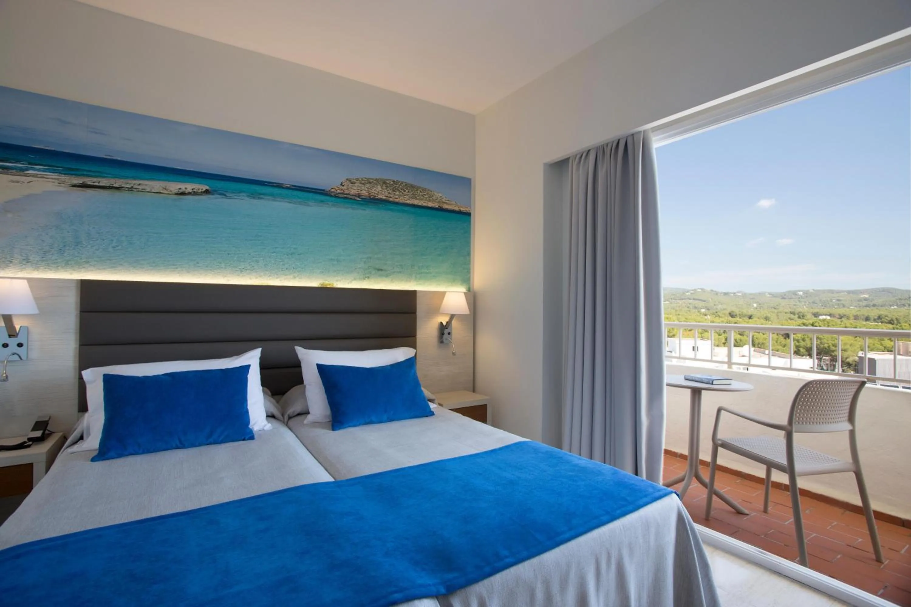 Photo of the whole room, Bed in Invisa Ereso All Inclusive