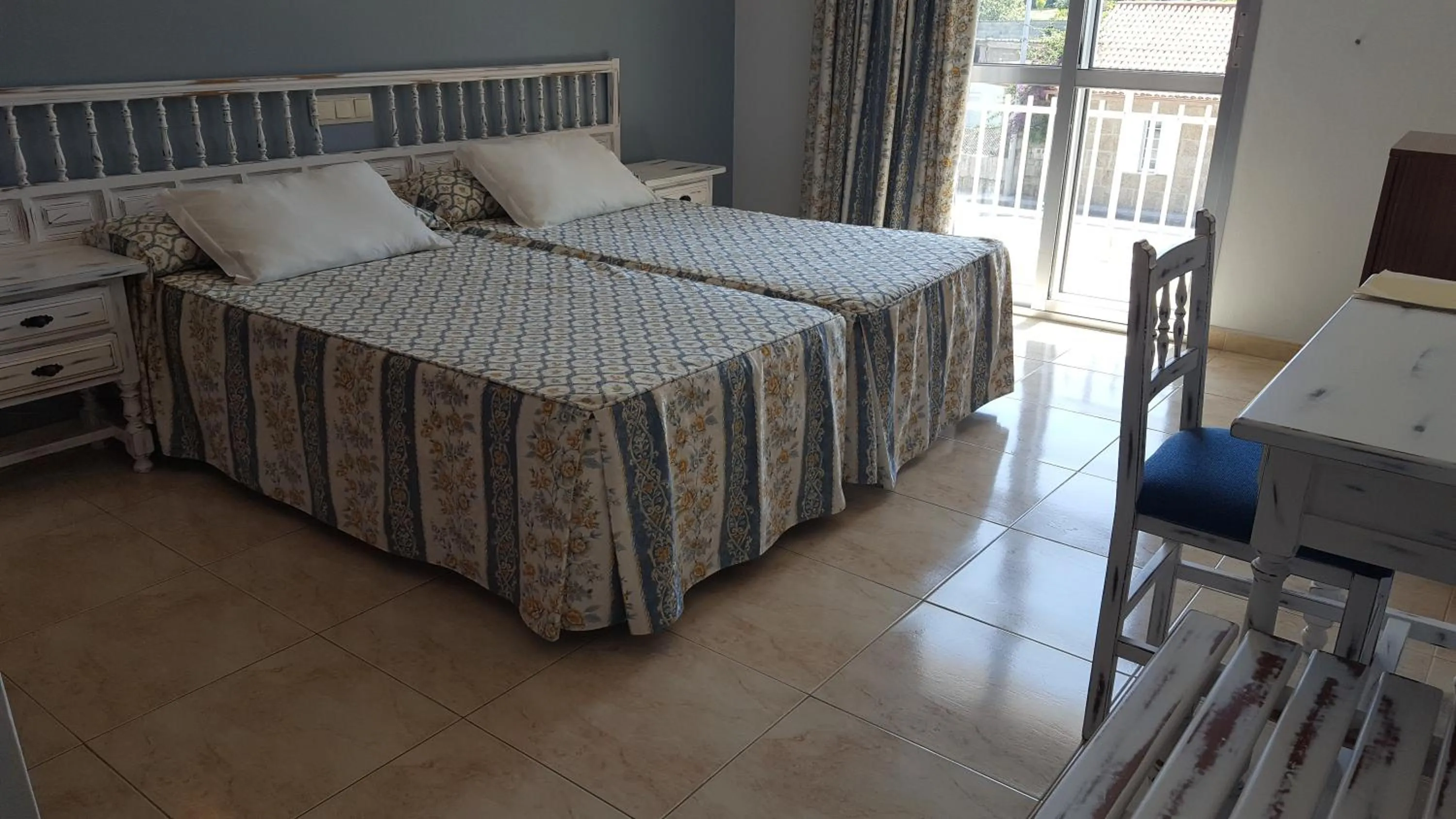 Photo of the whole room, Bed in Hotel Troncoso