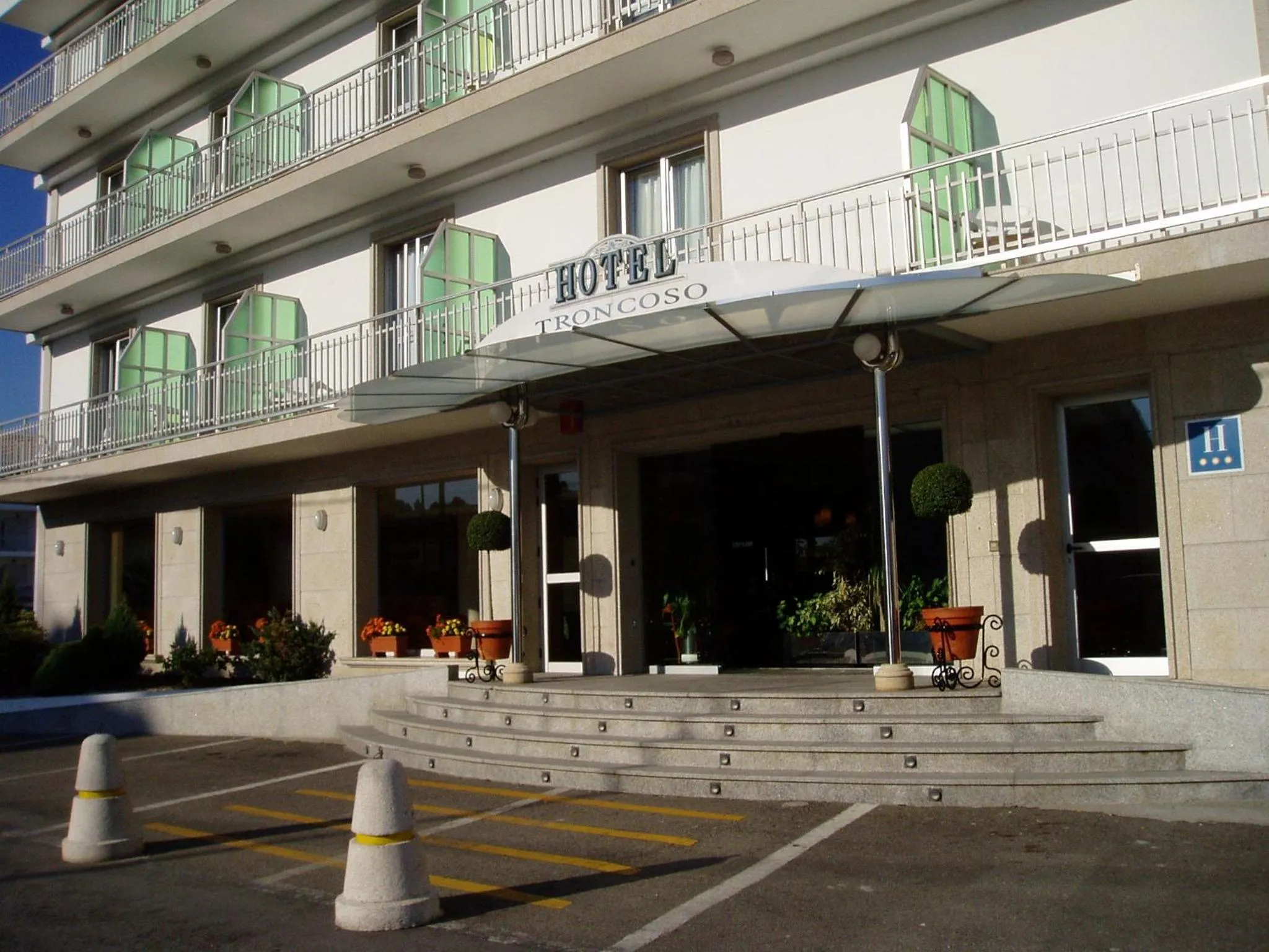Facade/entrance in Hotel Troncoso