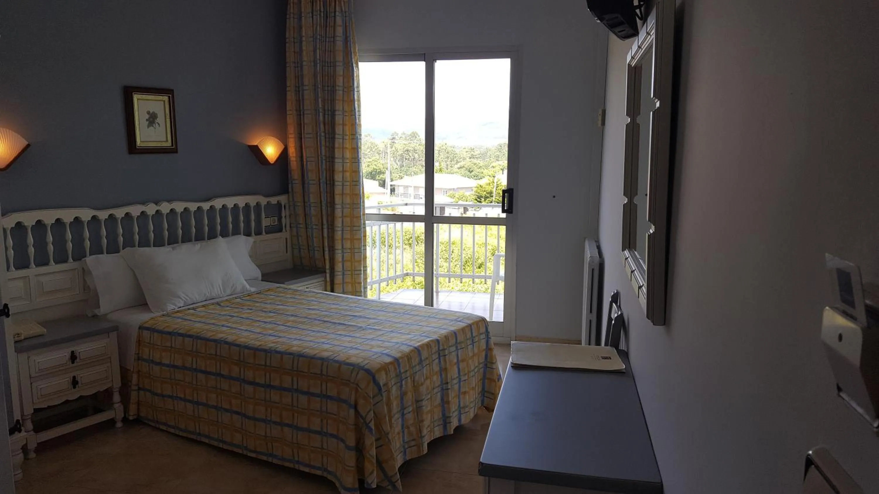 Bedroom, Bed in Hotel Troncoso