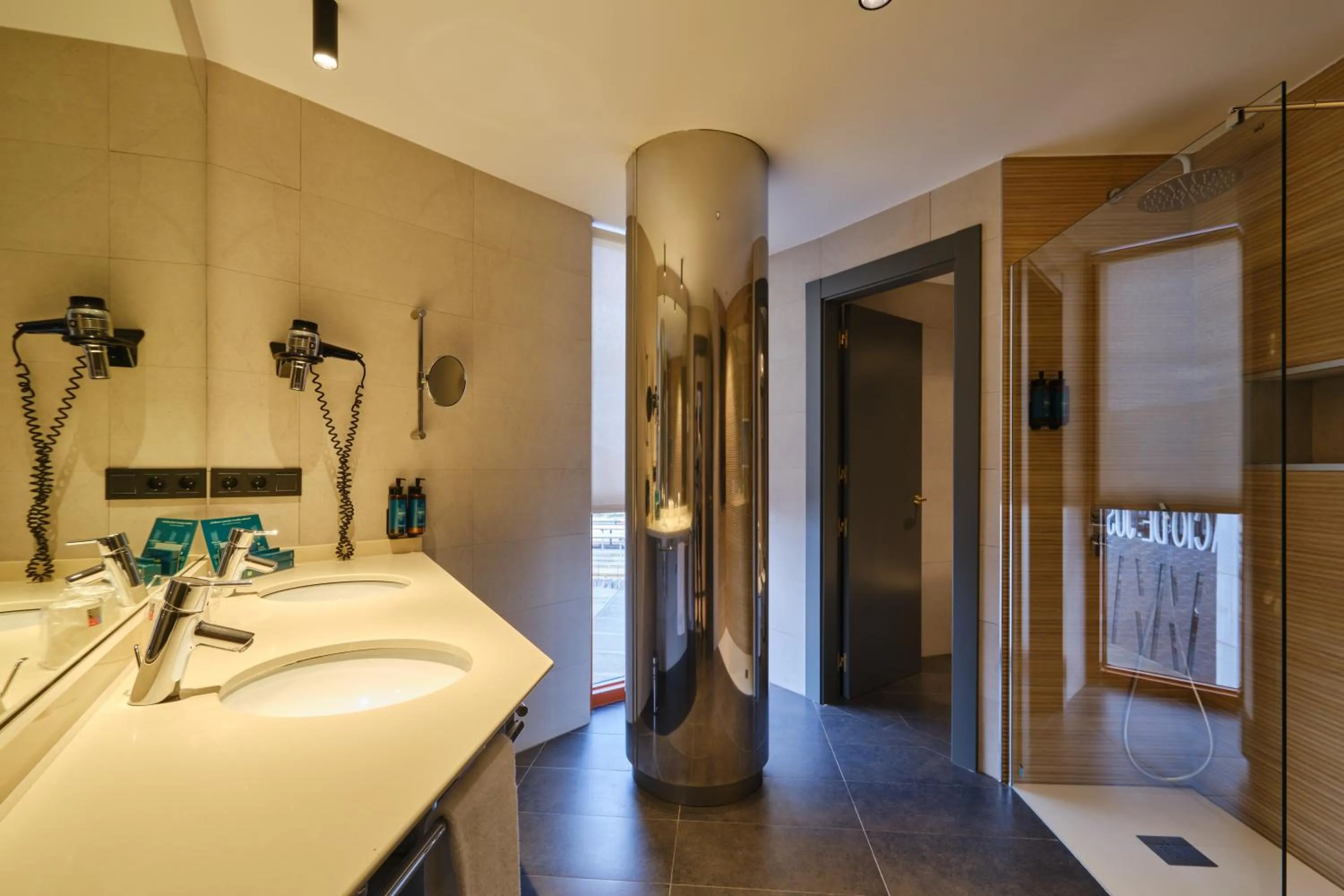 Bathroom in Silken Ciudad Gijón