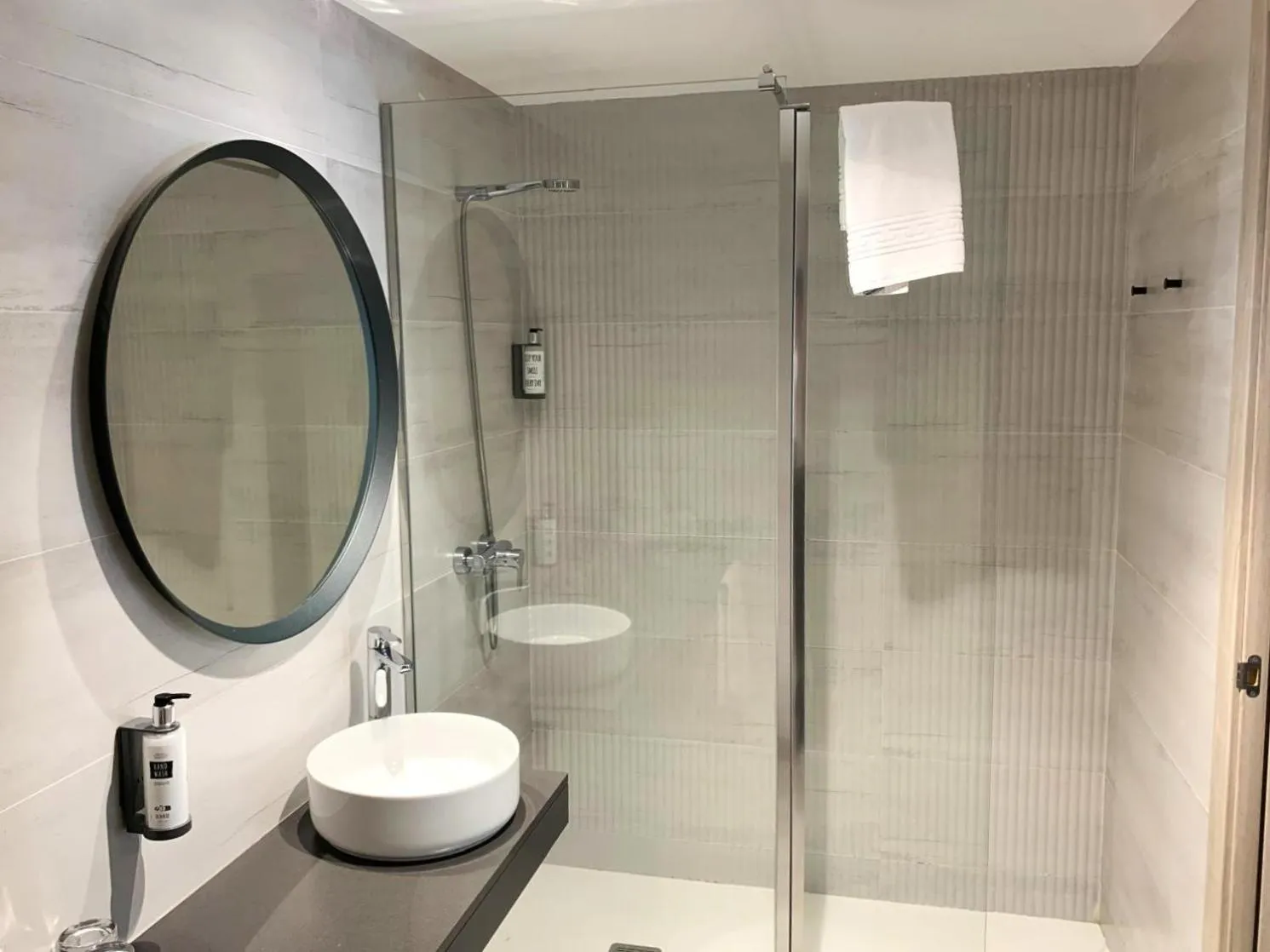 Bathroom in Hotel Pombal Rooms