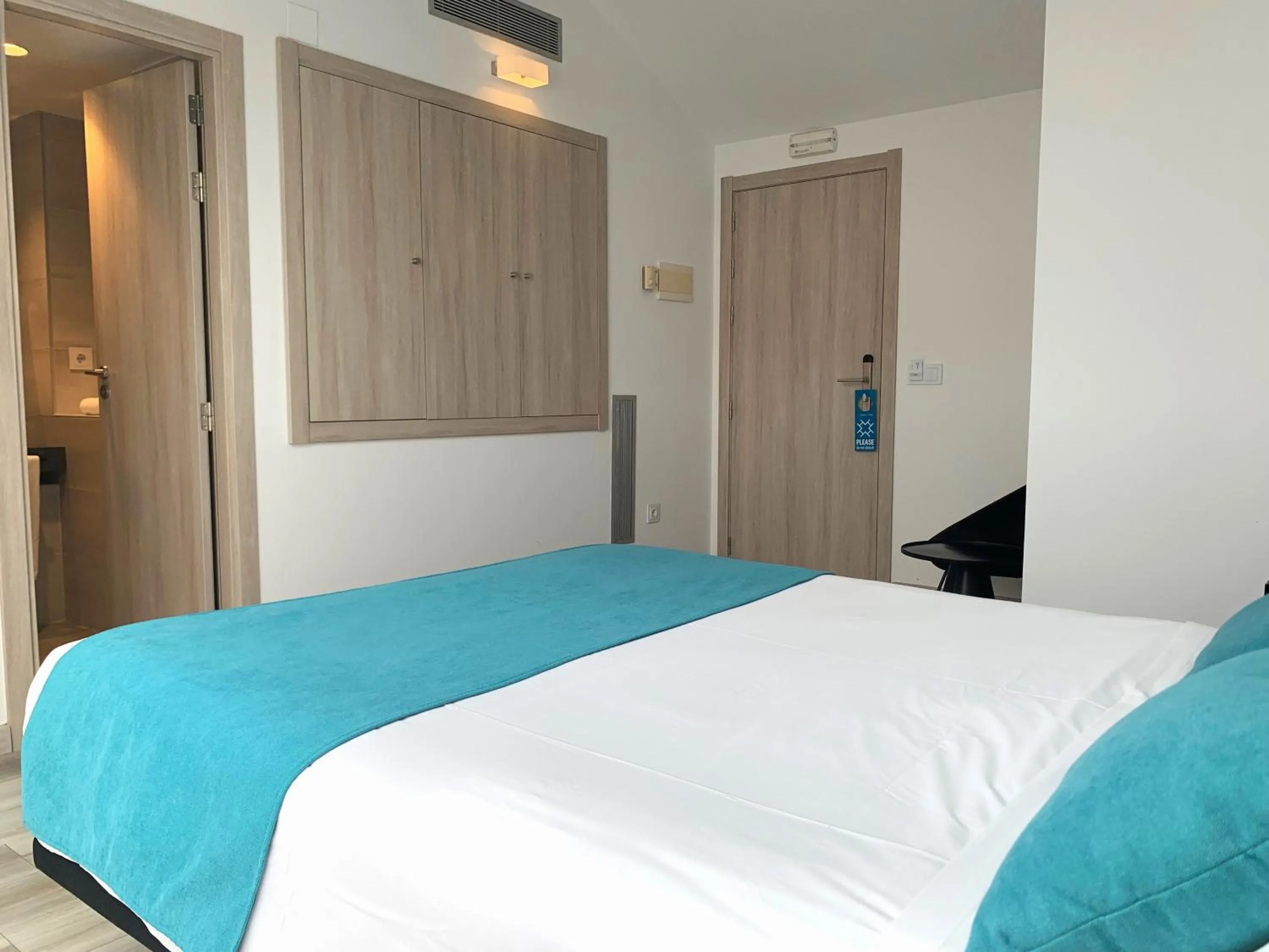 Photo of the whole room, Bed in Hotel Pombal Rooms