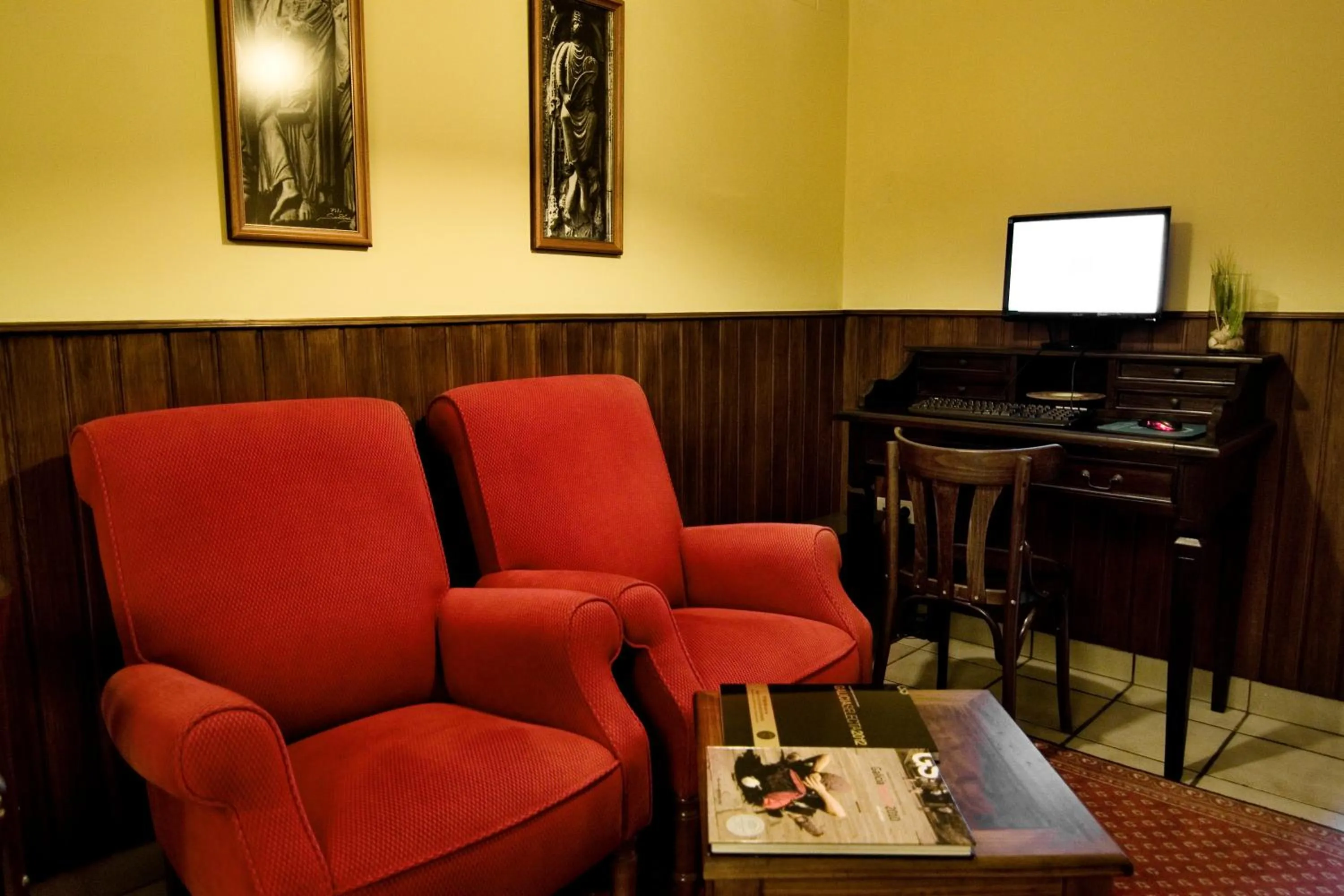 Business facilities in San Clemente by Pousadas de Compostela