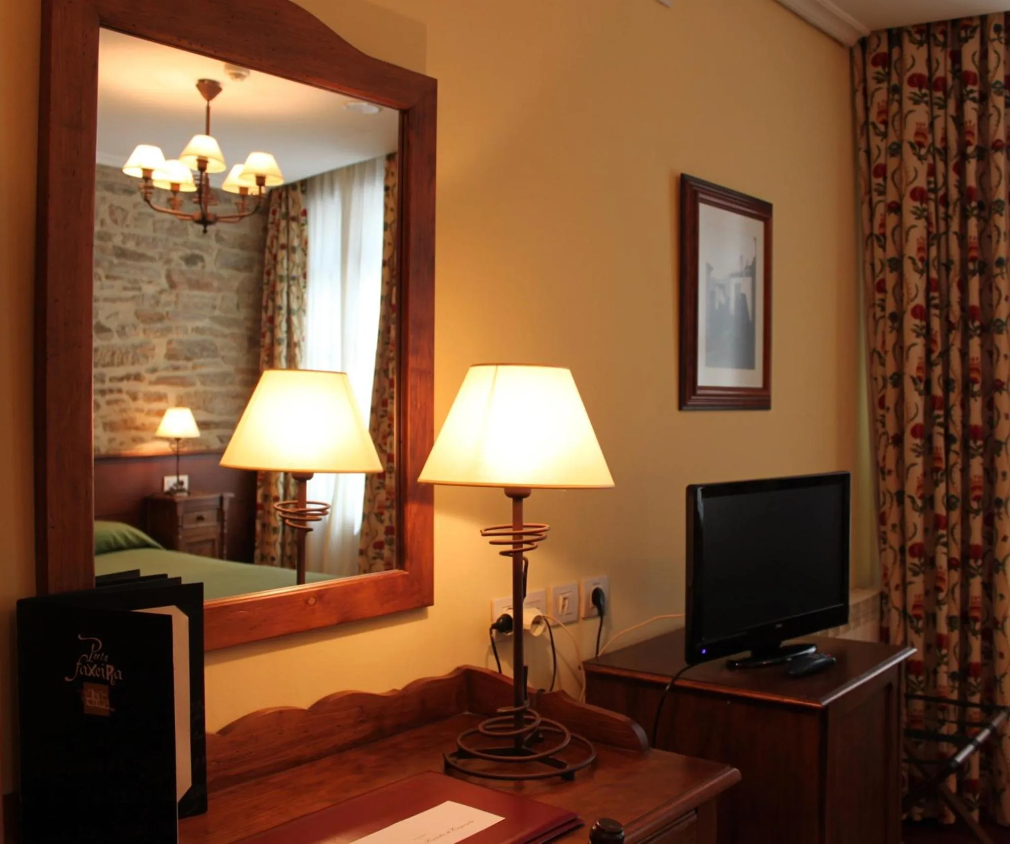 Bed in San Clemente by Pousadas de Compostela