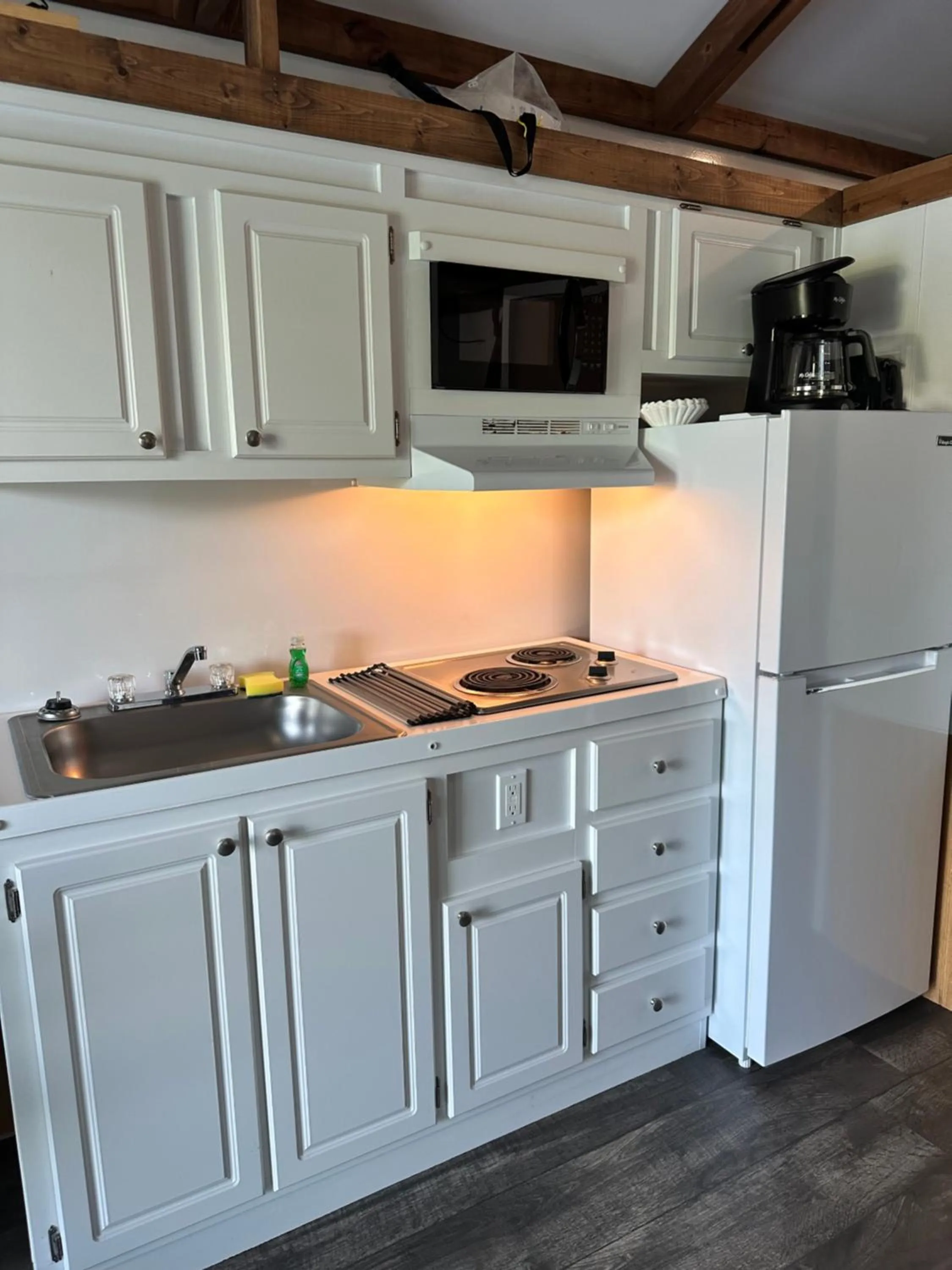 Kitchen or kitchenette in Aqua Lodges At Hurricane Hole Marina