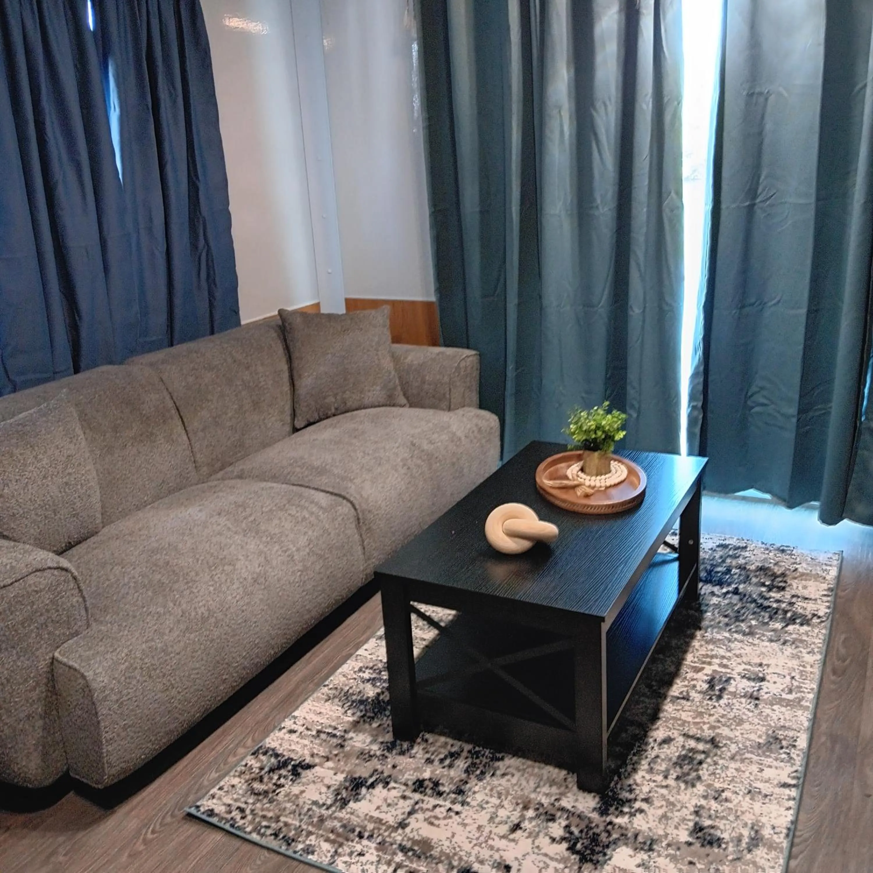 Living room in Aqua Lodges At Hurricane Hole Marina