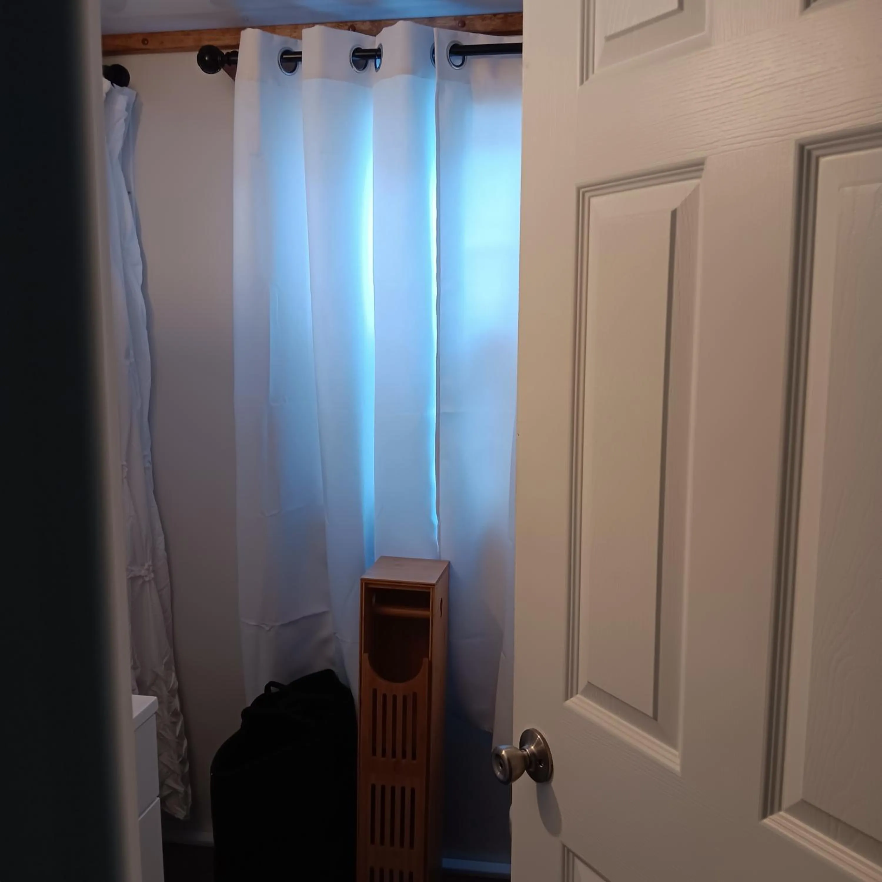 Bathroom in Aqua Lodges At Hurricane Hole Marina