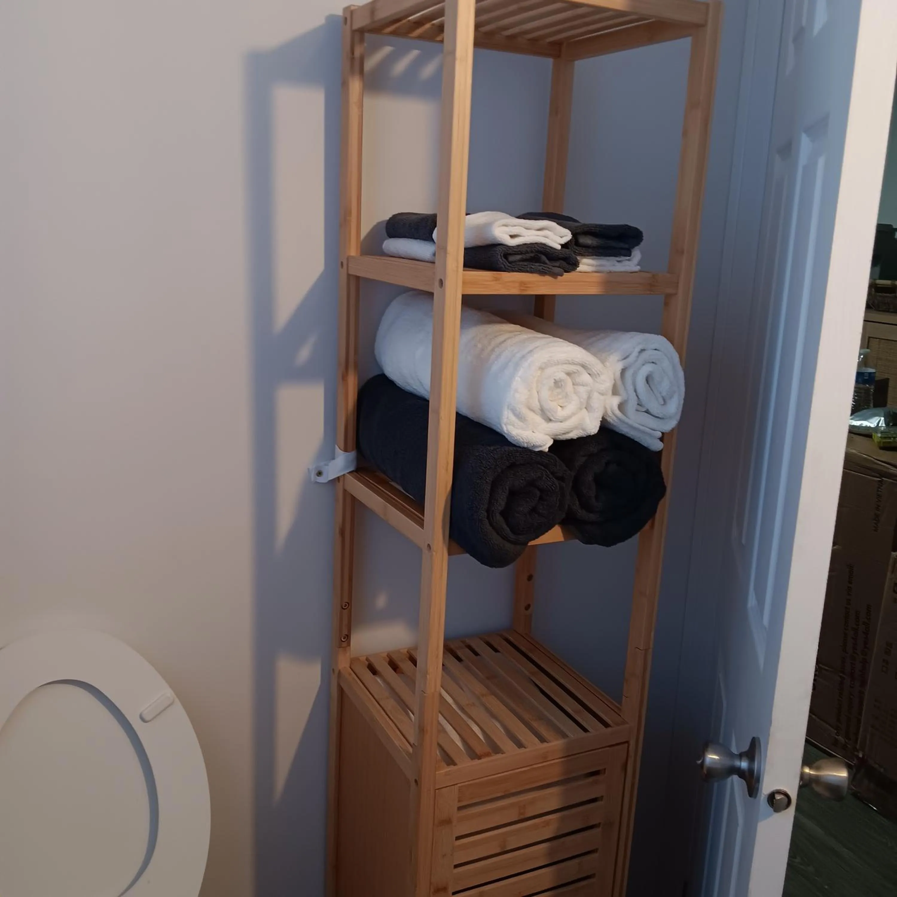 Bathroom in Aqua Lodges At Hurricane Hole Marina