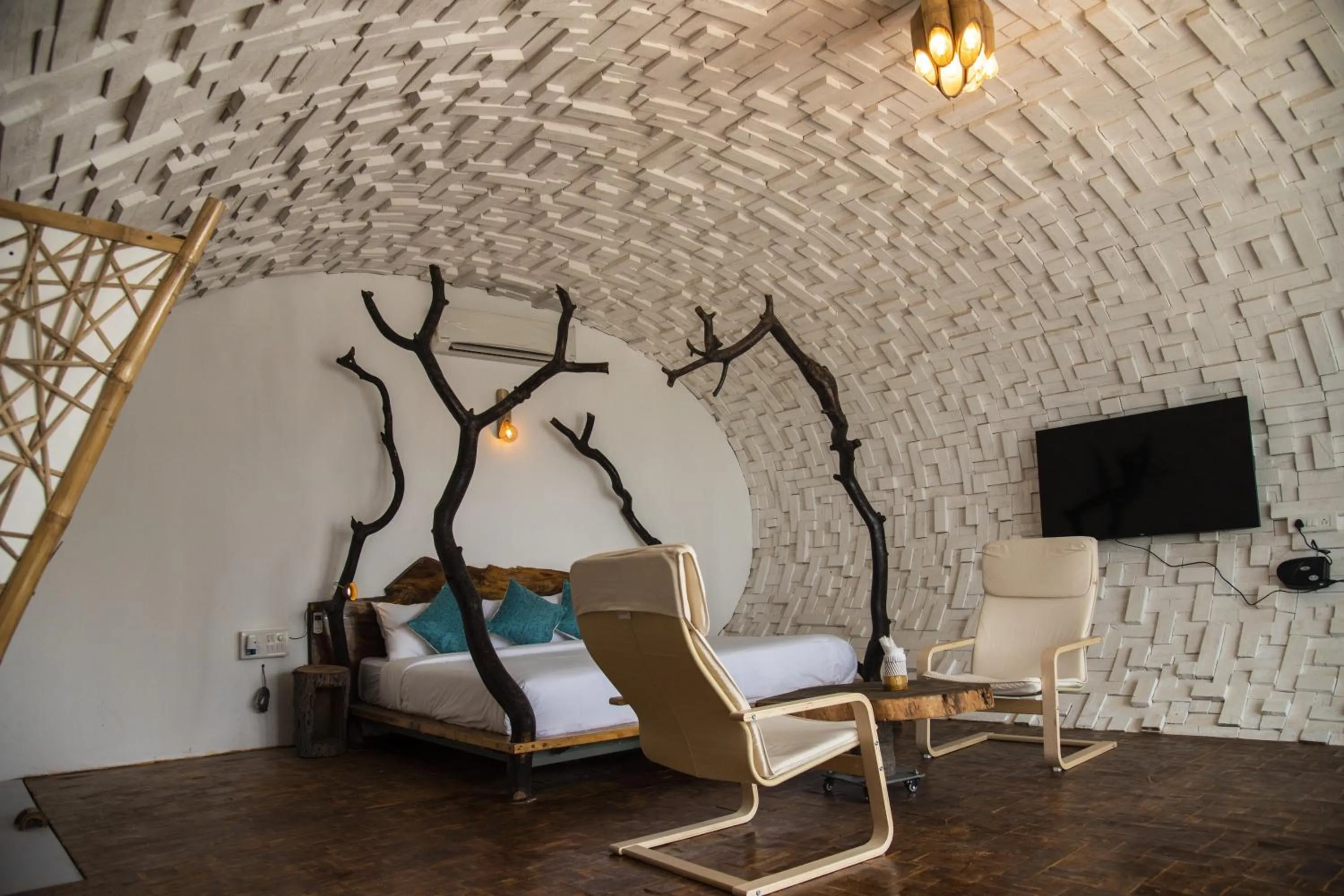 Bed in Obrigado by Craftels