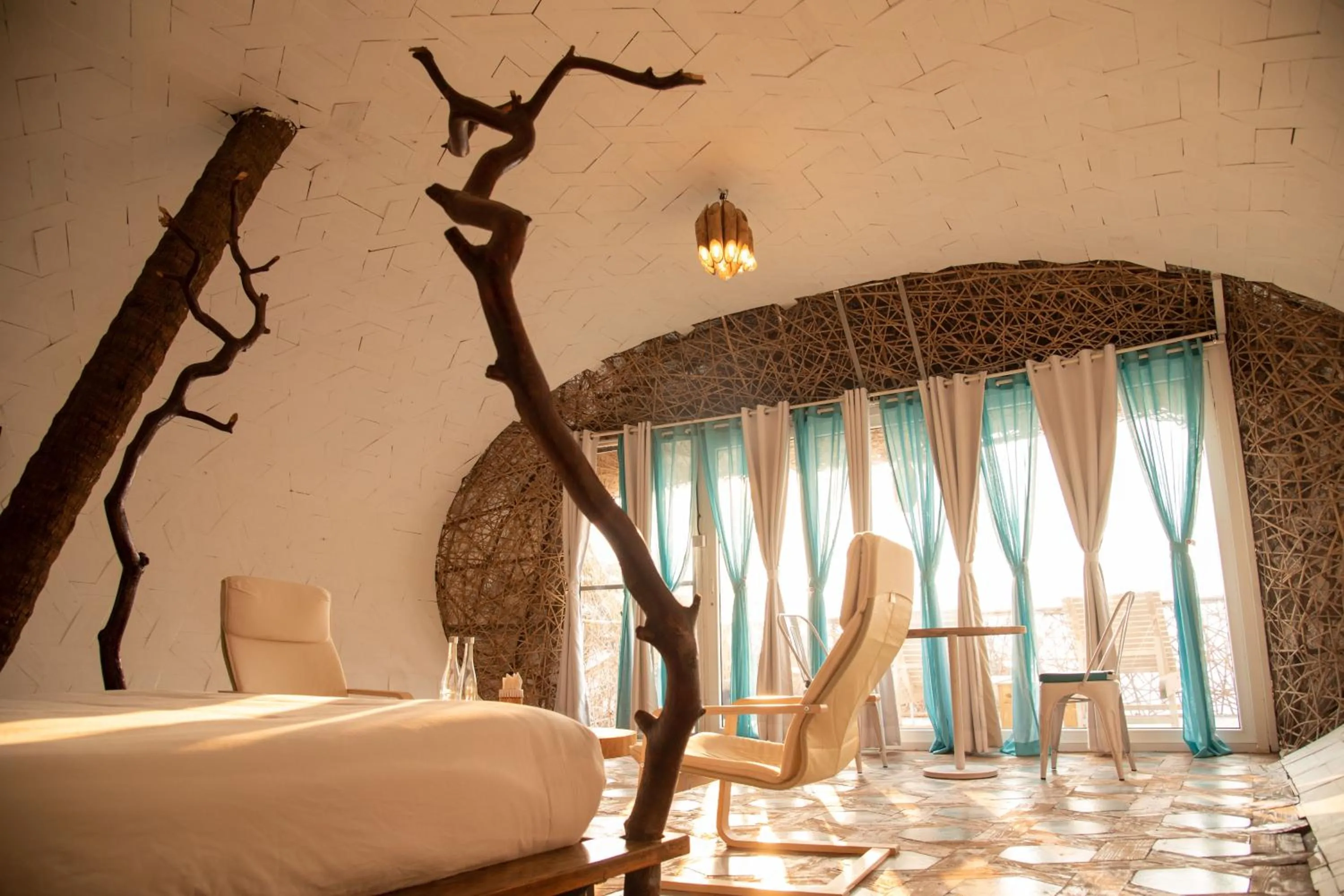 Restaurant/places to eat, Bed in Obrigado by Craftels