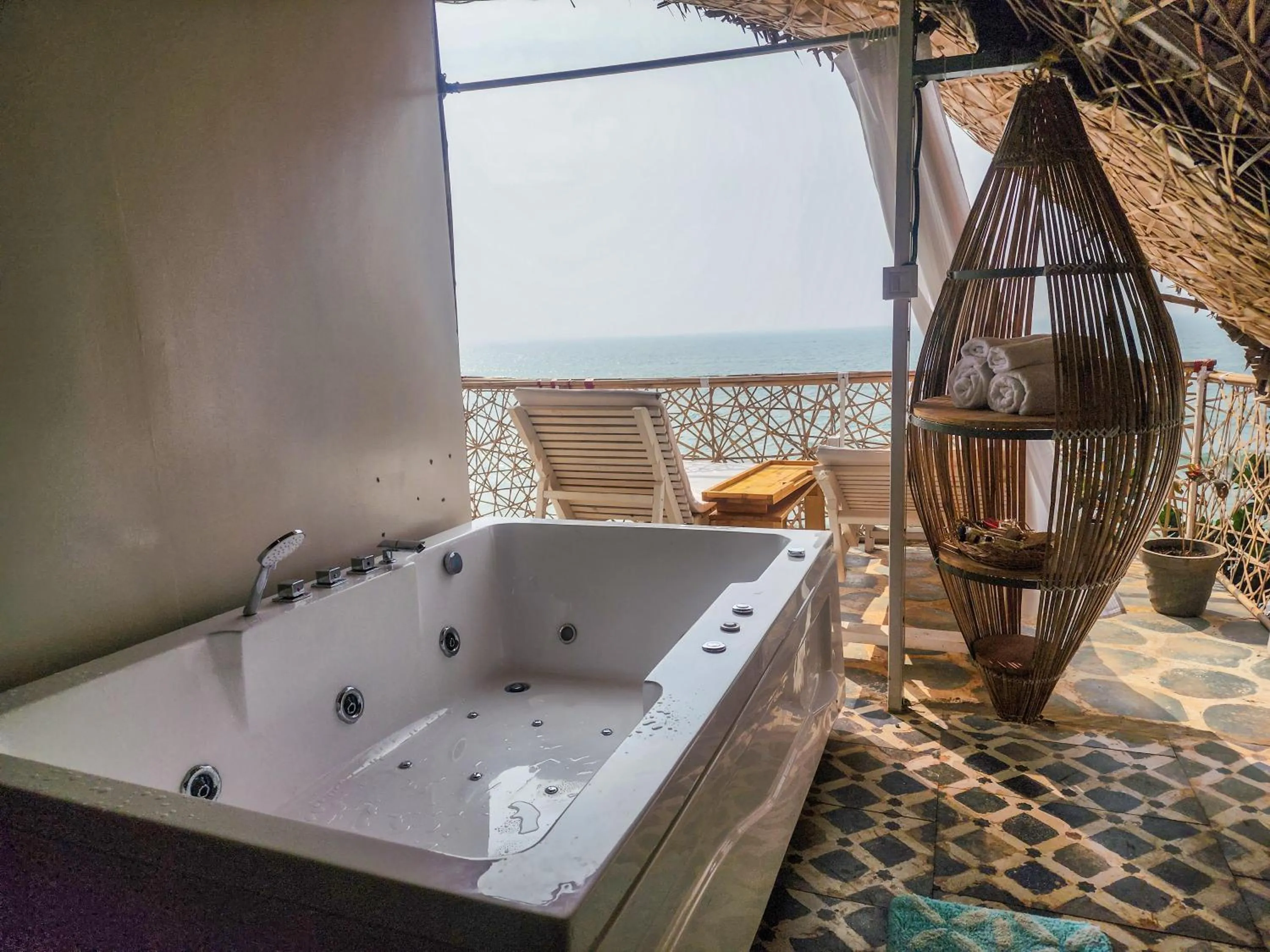 Bathroom in Obrigado by Craftels