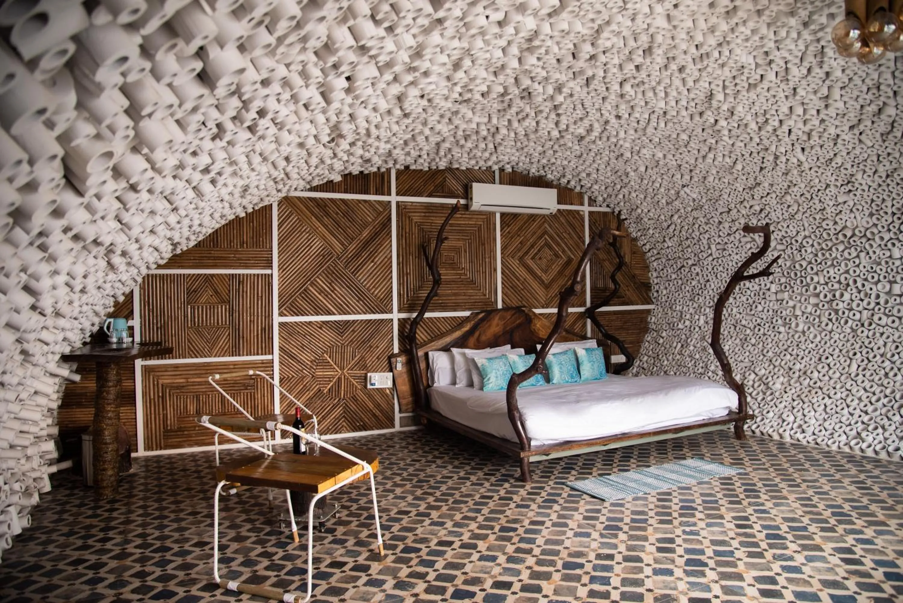 Bed in Obrigado by Craftels