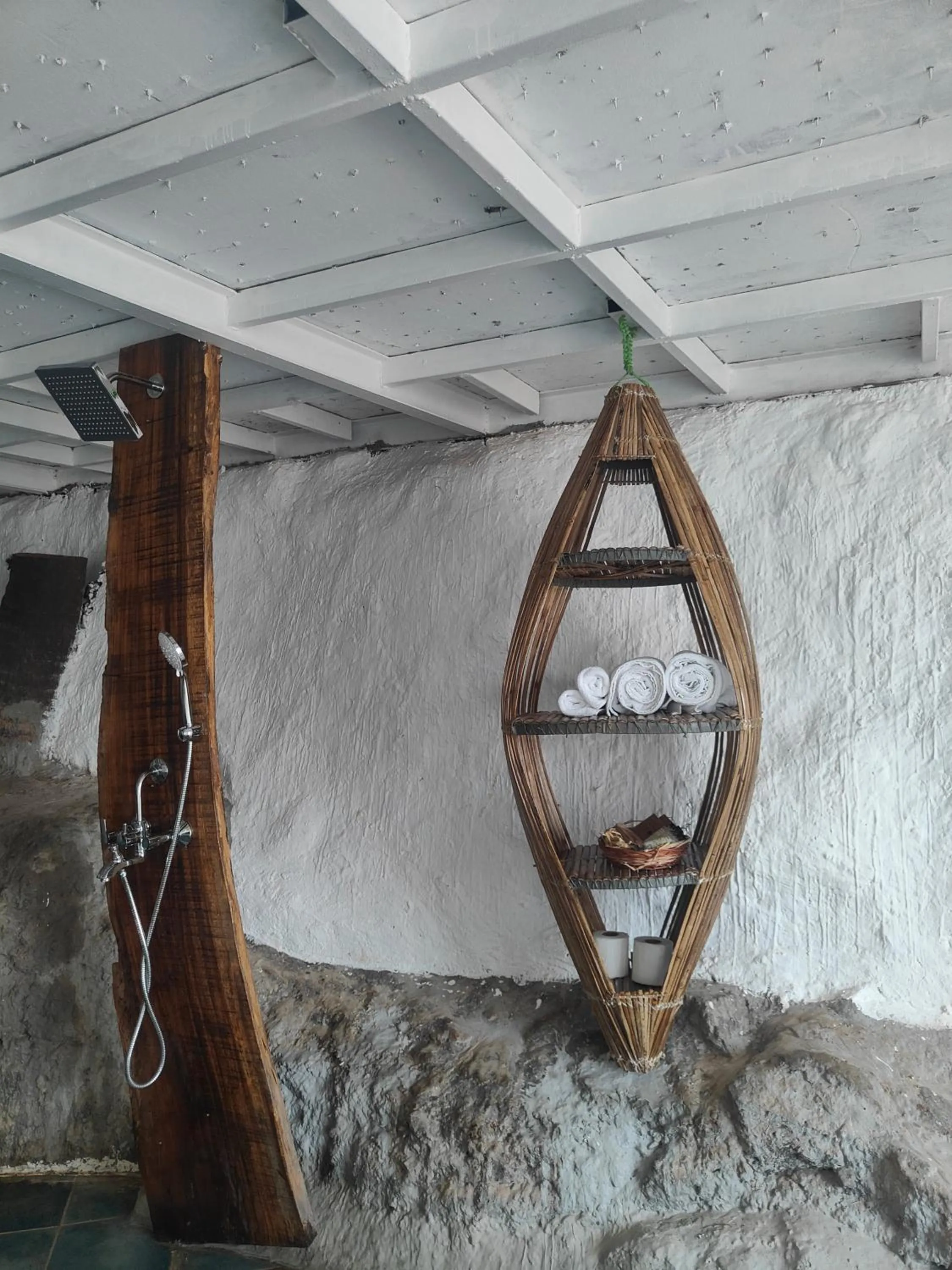 Shower in Obrigado by Craftels