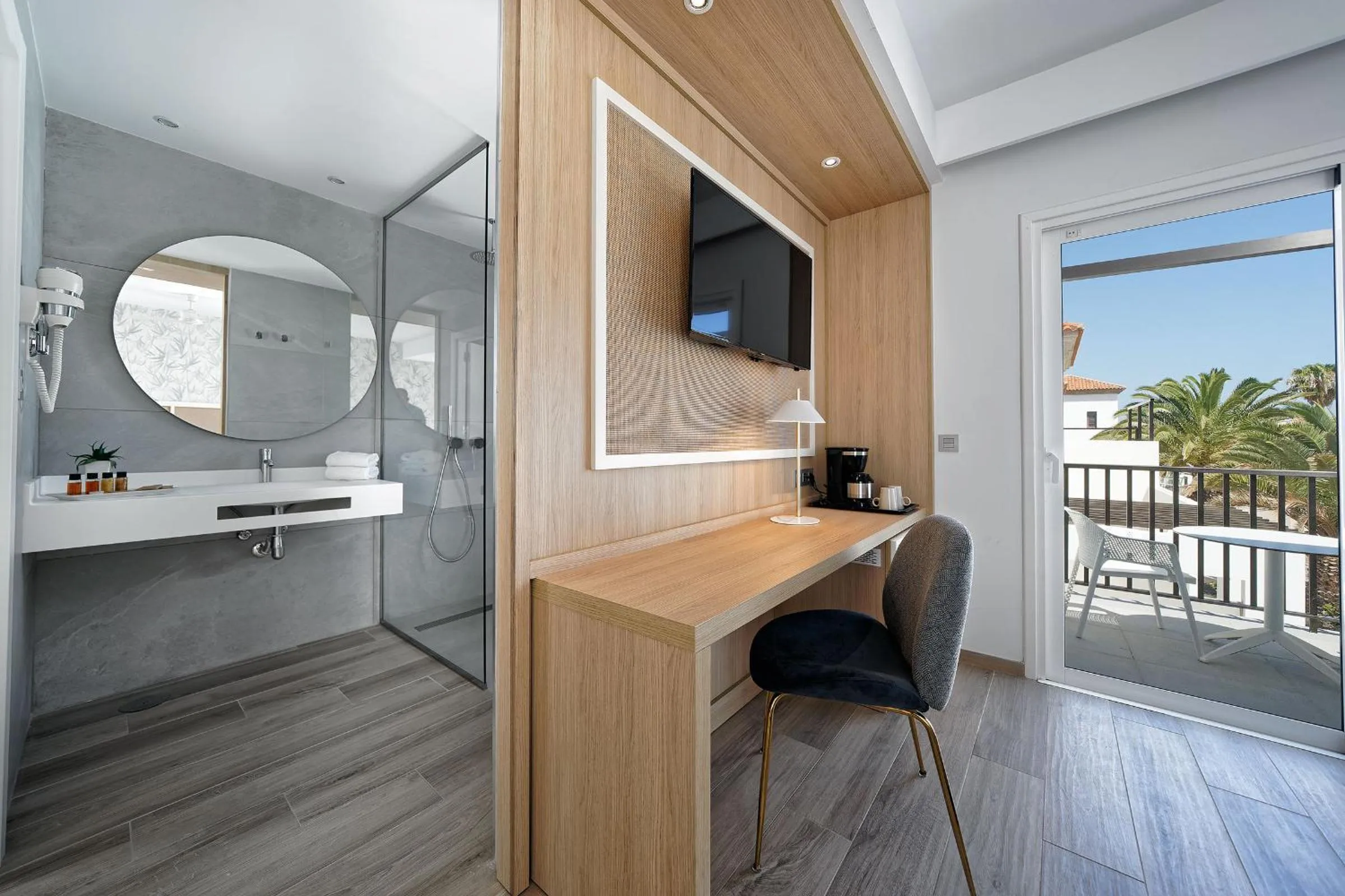 Bathroom in Broncemar Beach Suites