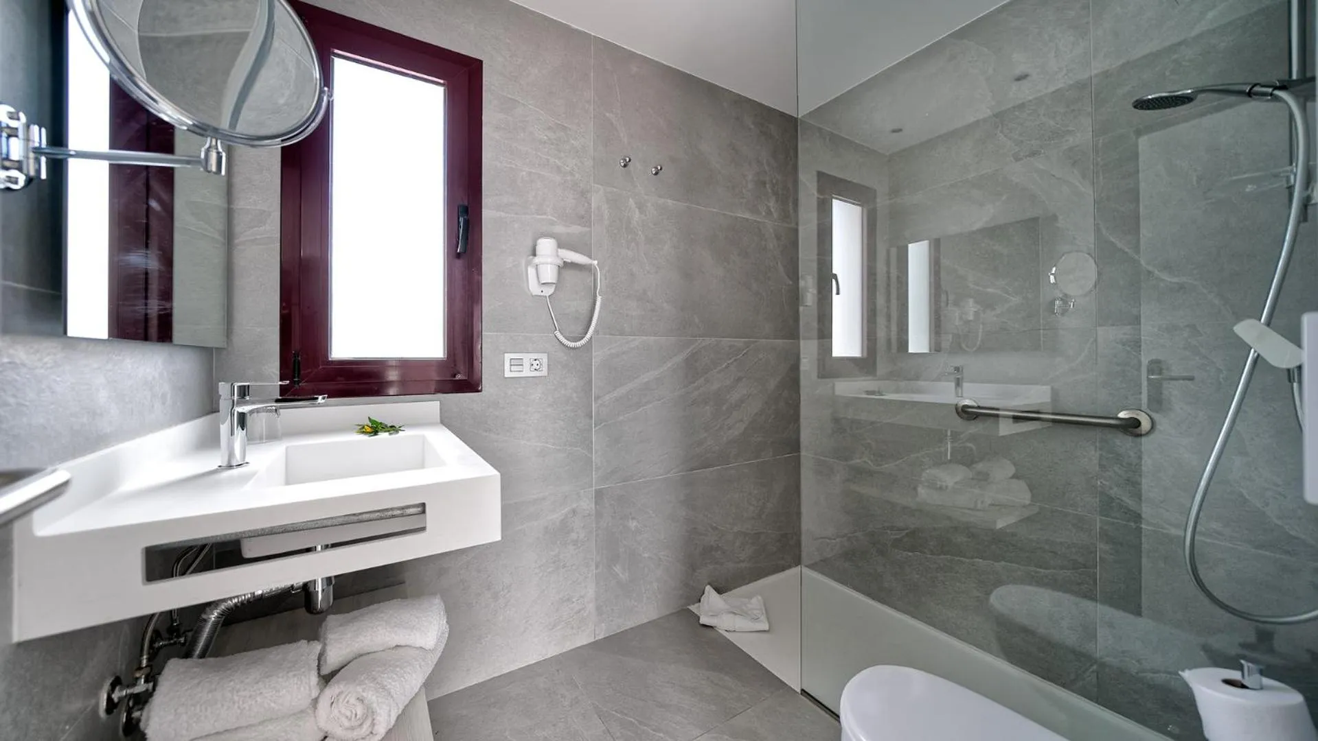 Broncemar Beach Suites