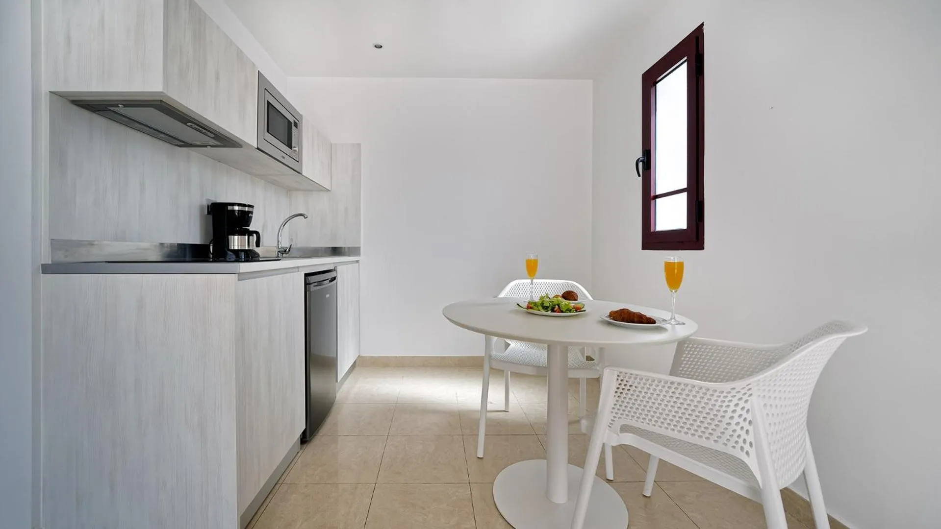 Broncemar Beach Suites