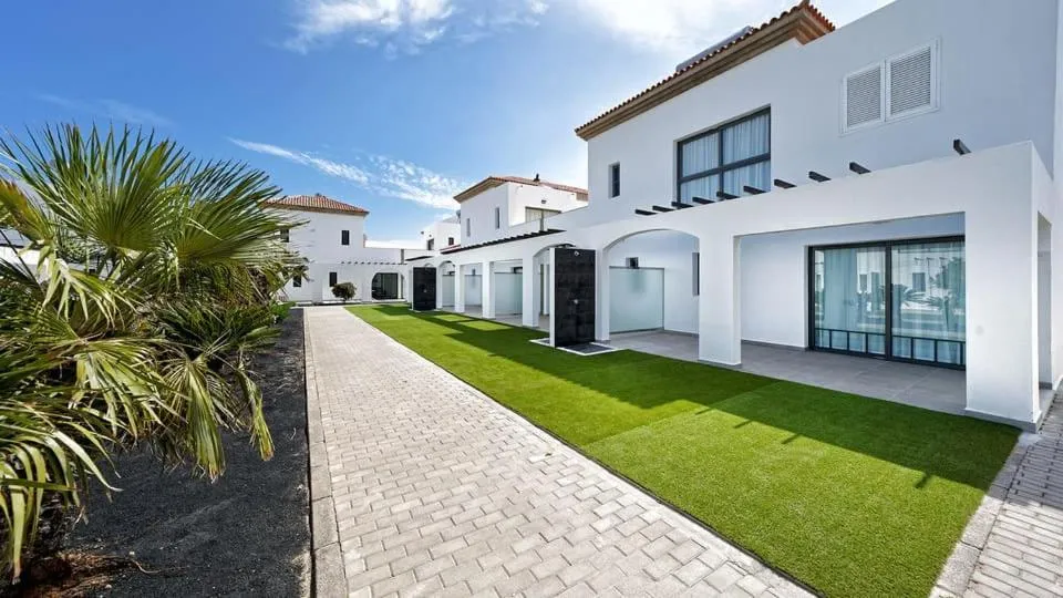 Garden view in Broncemar Beach Suites