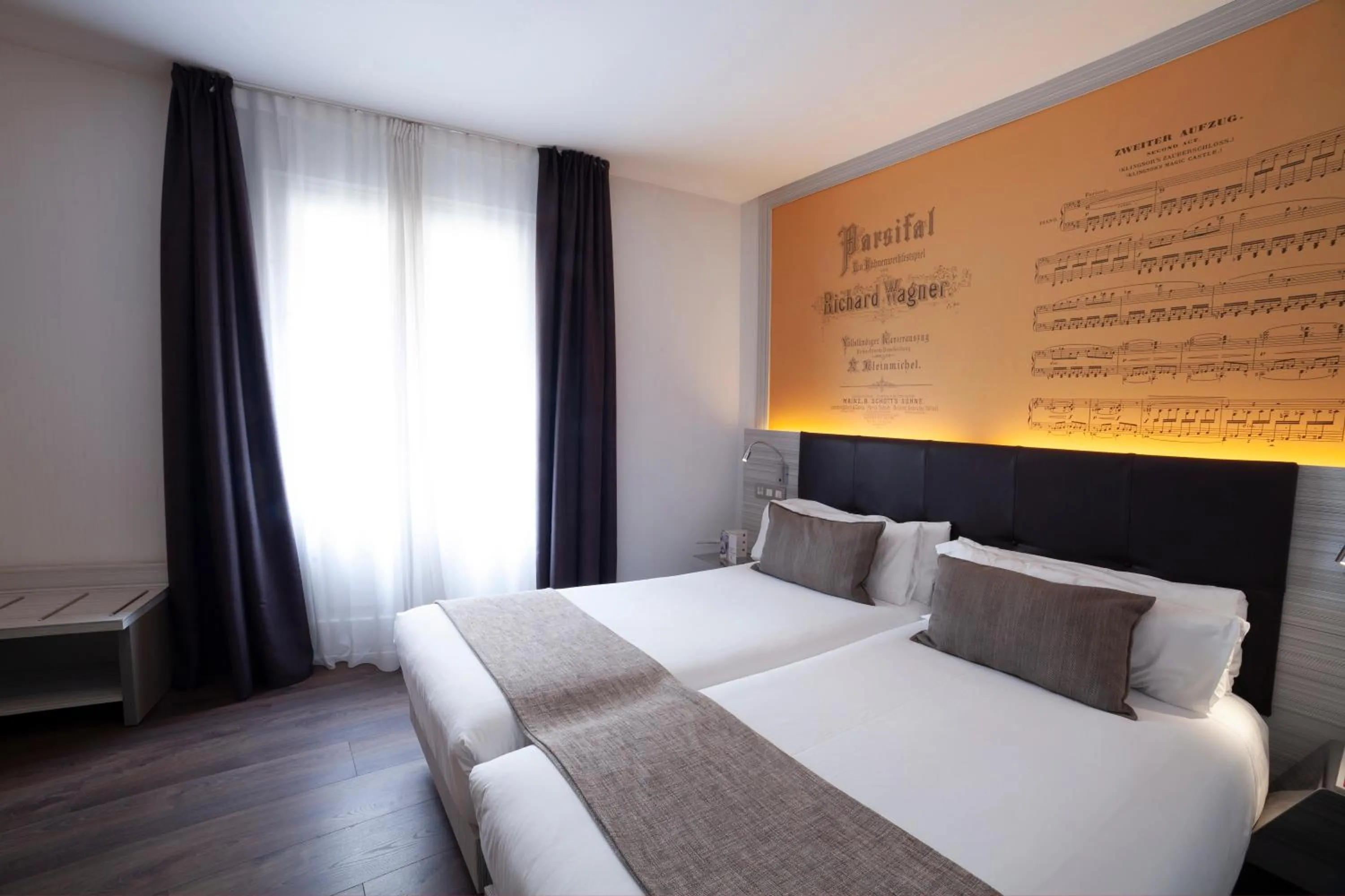 Bed in Petit Palace Boqueria Garden