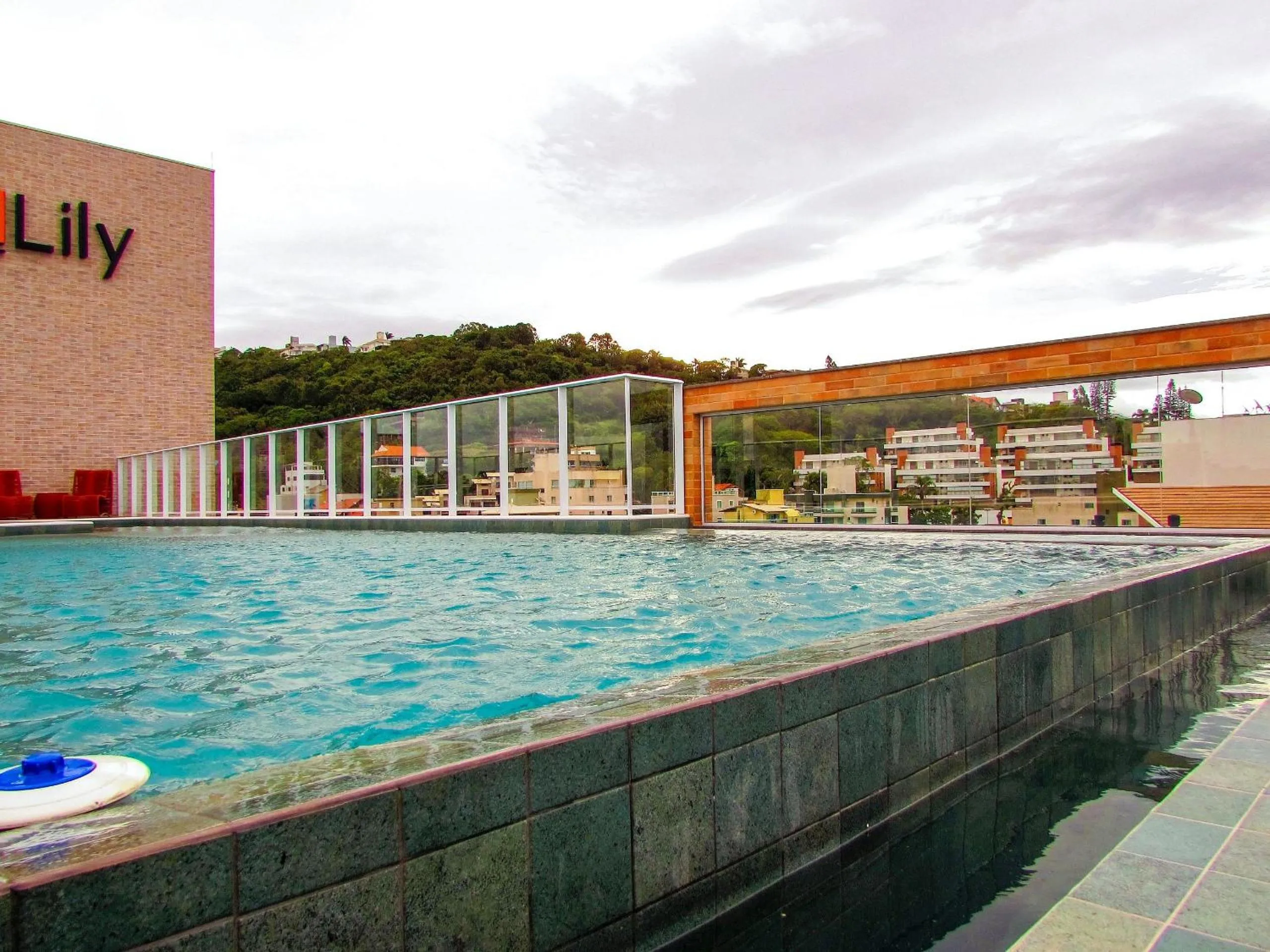 Swimming pool in VDC-225 Moderno monoambiente a pocos mts del mar de Bombinhas