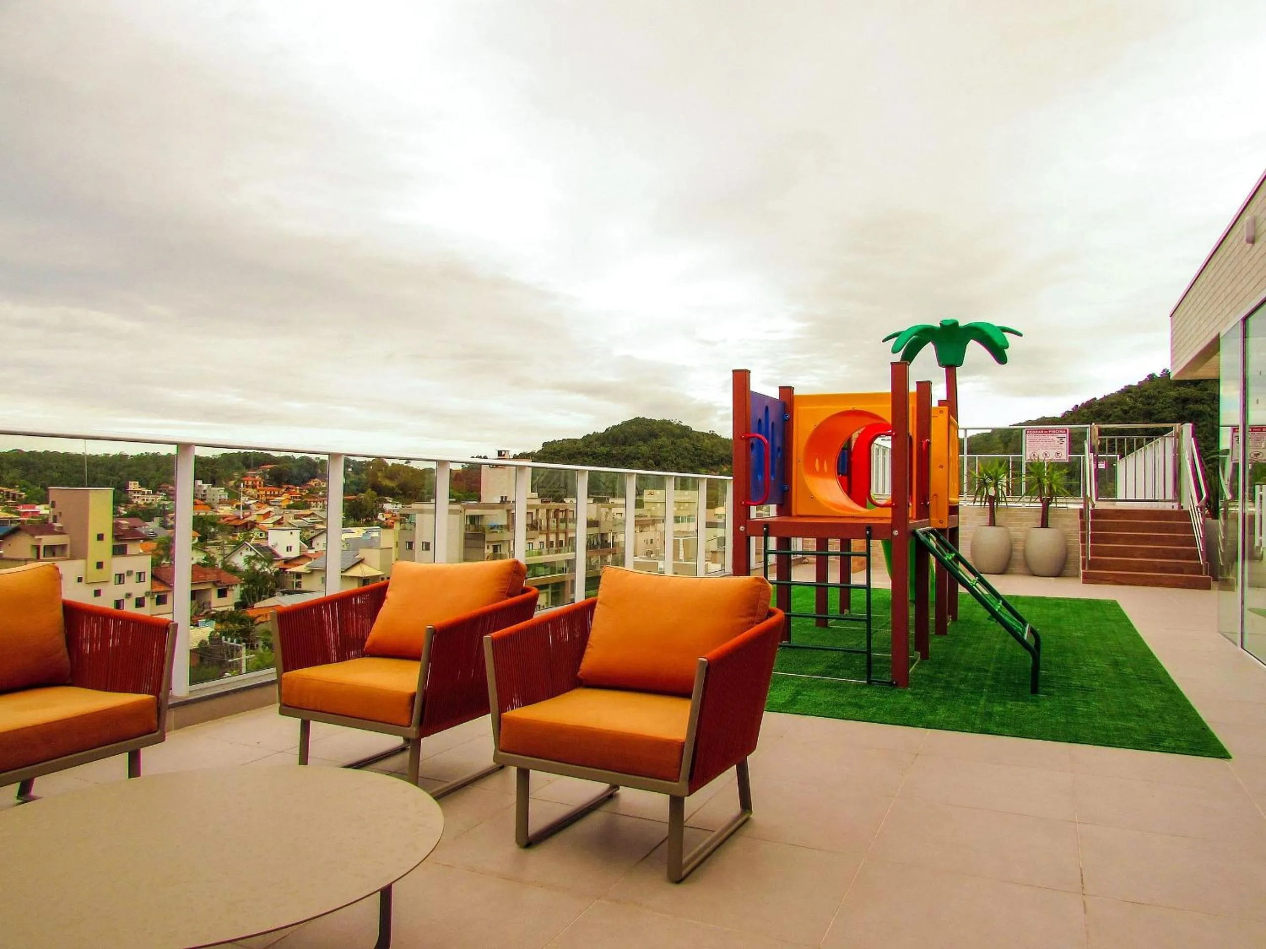 Children play ground in VDC-225 Moderno monoambiente a pocos mts del mar de Bombinhas