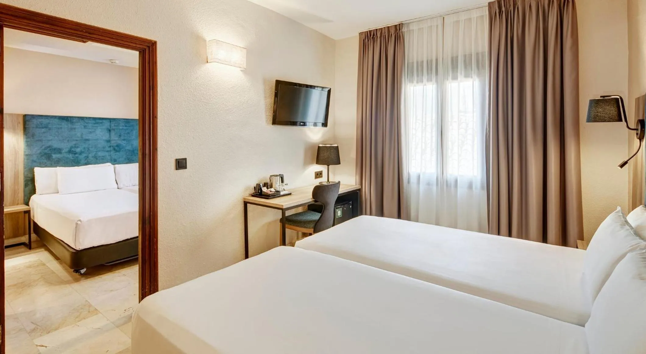 Photo of the whole room, Bed in Hotel Sercotel Alfonso VI