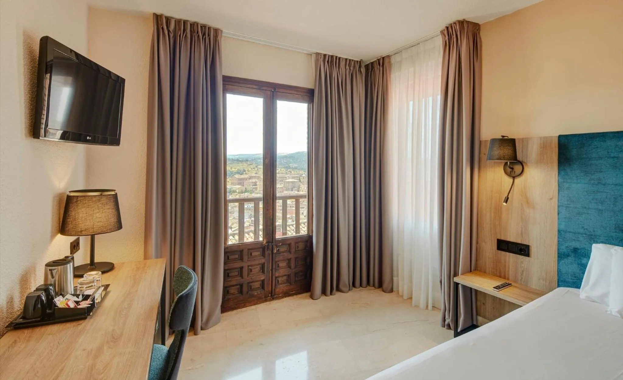 Photo of the whole room, Bed in Hotel Sercotel Alfonso VI