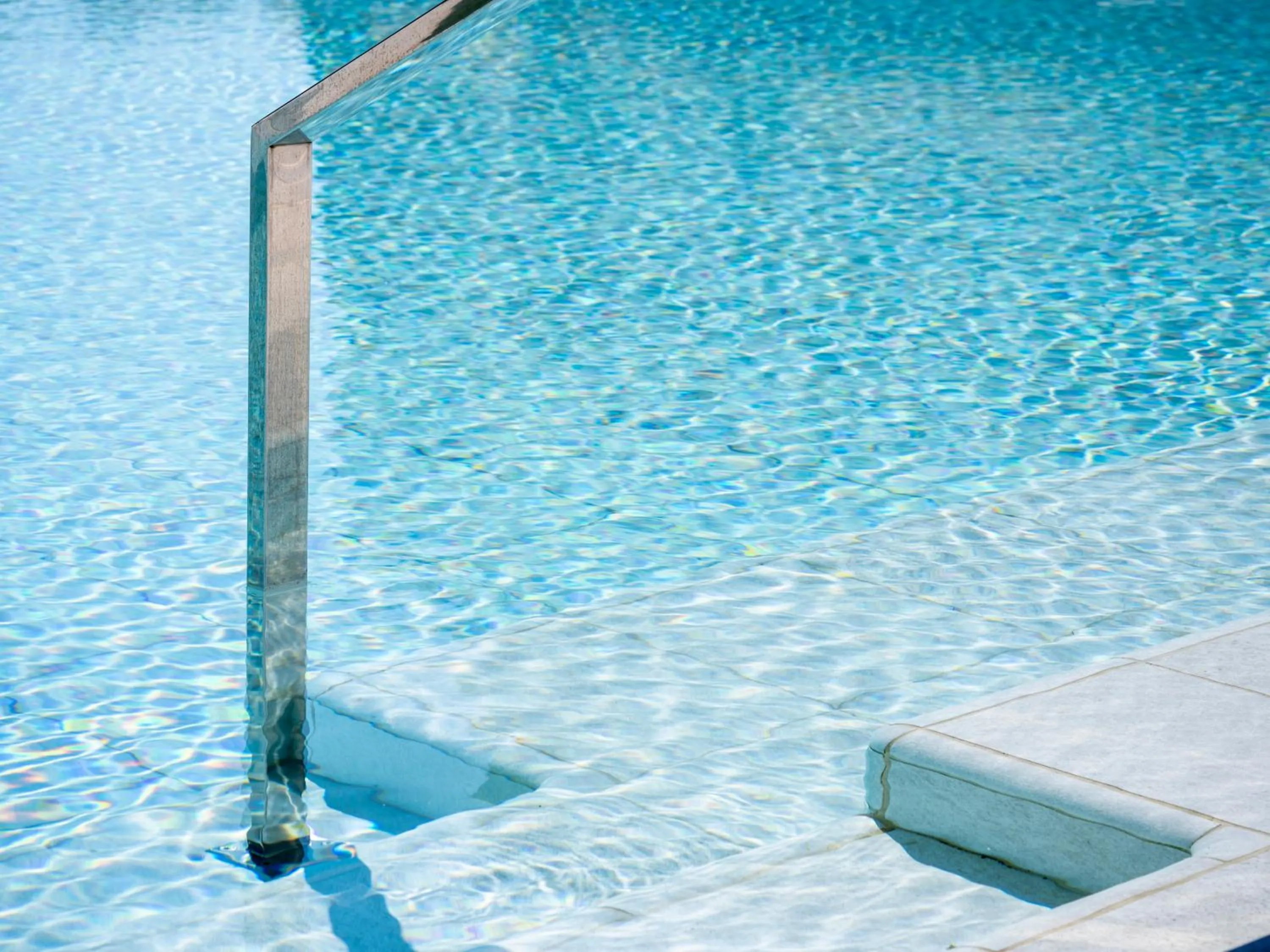 Swimming pool in Astari