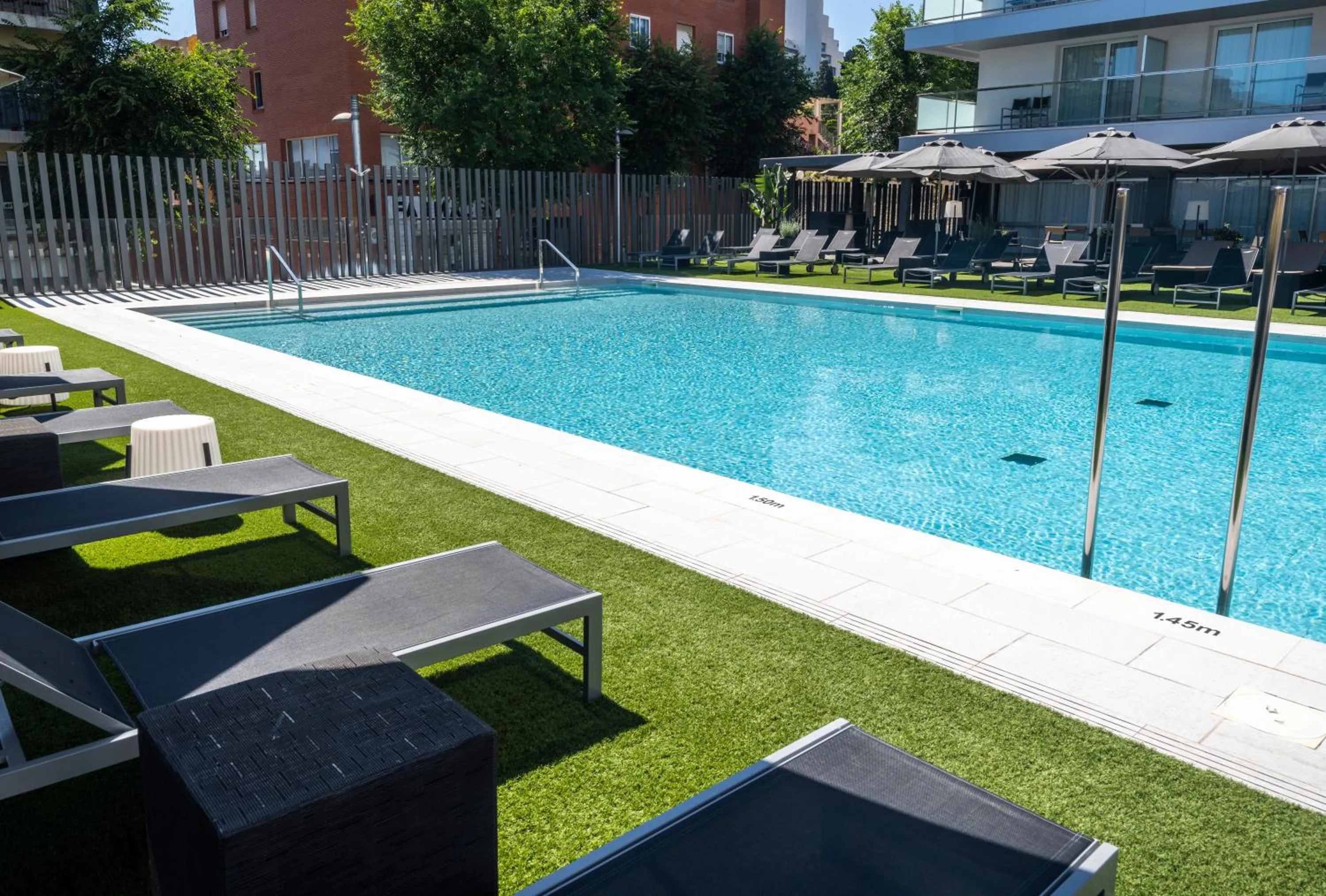 Swimming pool in Astari