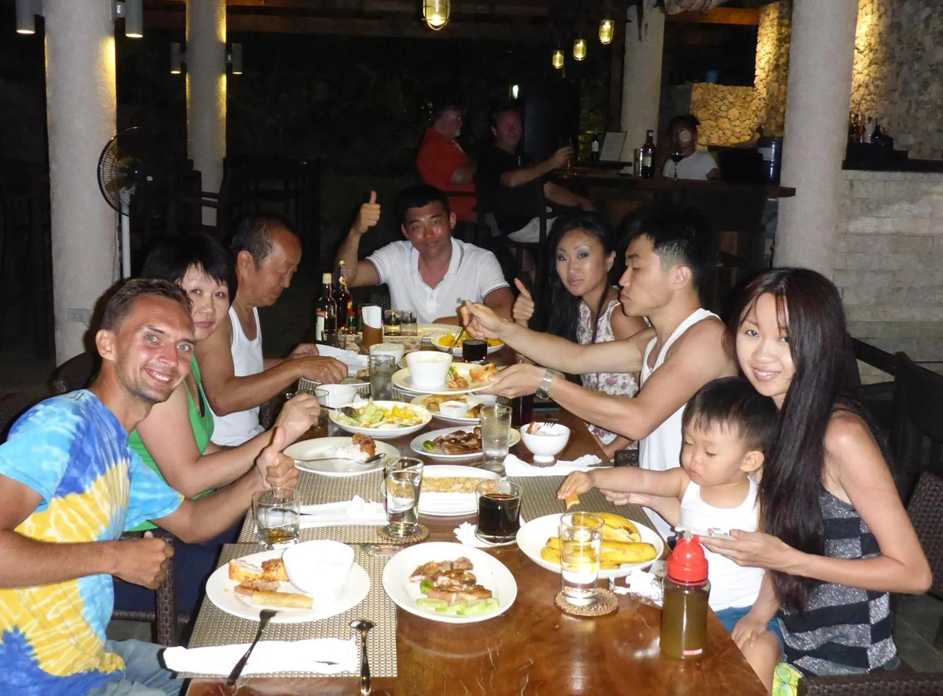 Restaurant/places to eat in Island View Beachfront Resort