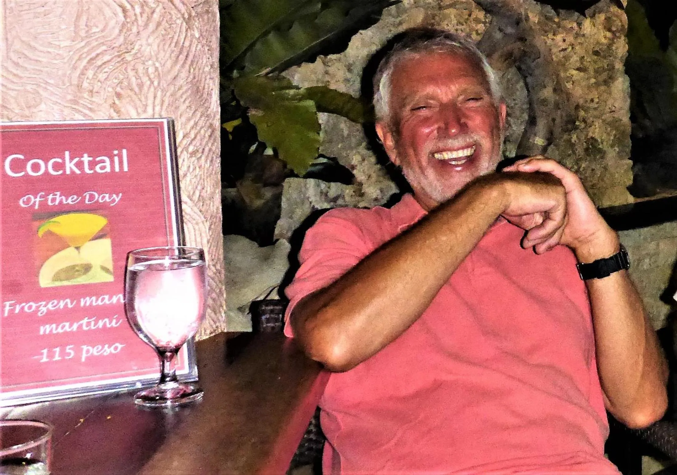 Lounge or bar in Island View Beachfront Resort