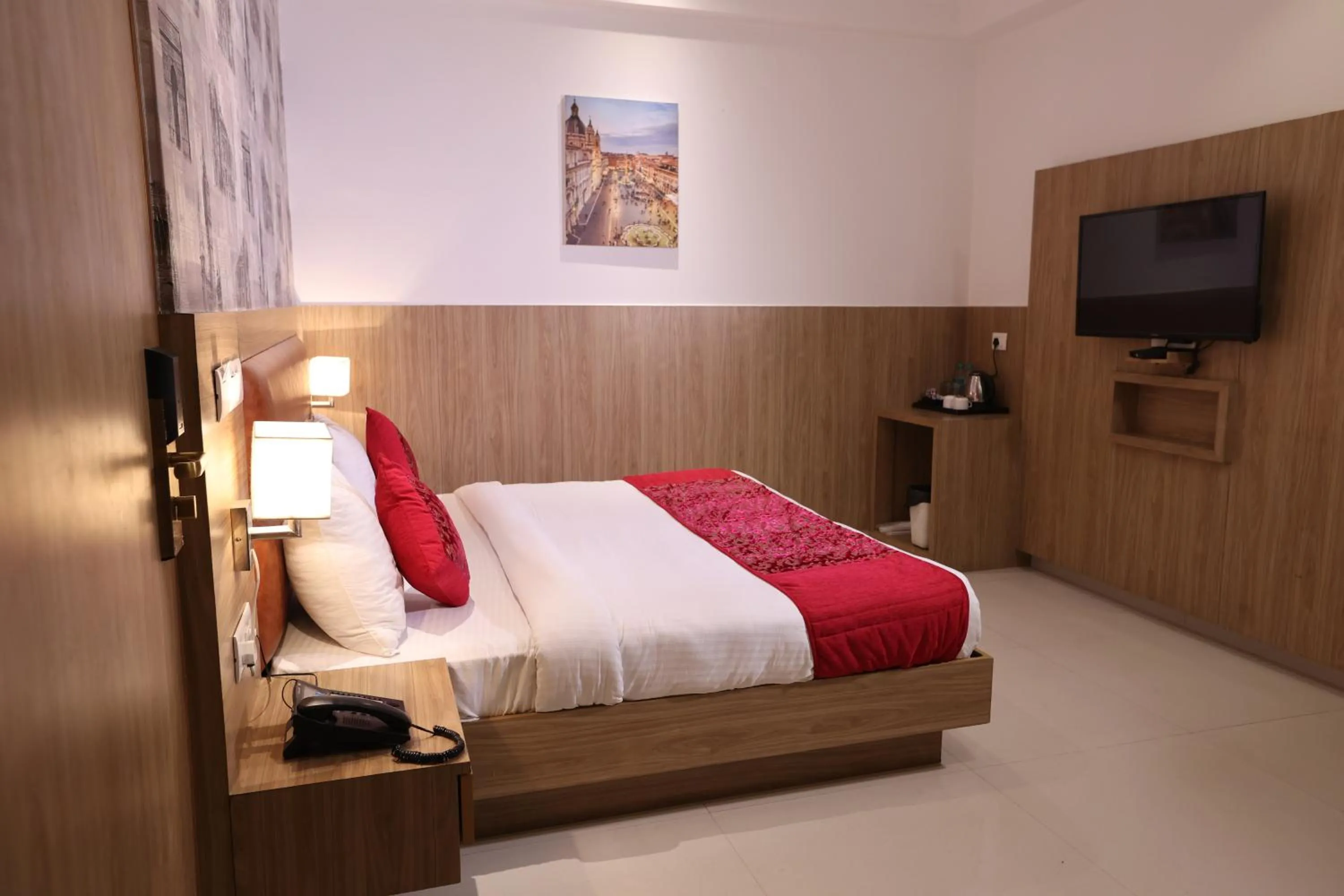 Bed in The Elevate Hotel Near Delhi Airport With- Free Airport PICKUP
