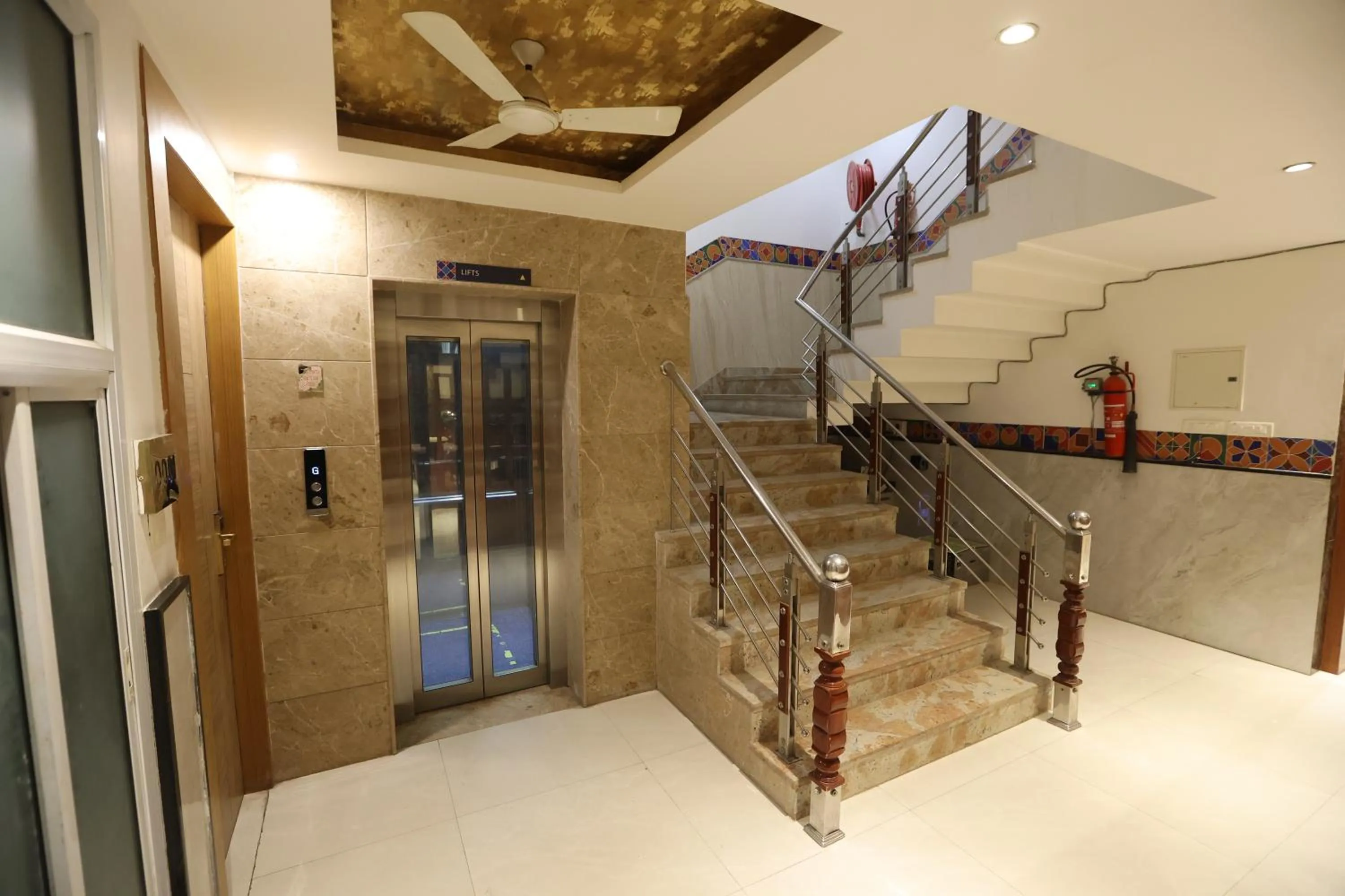 The Elevate Hotel Near Delhi Airport With- Free Airport PICKUP