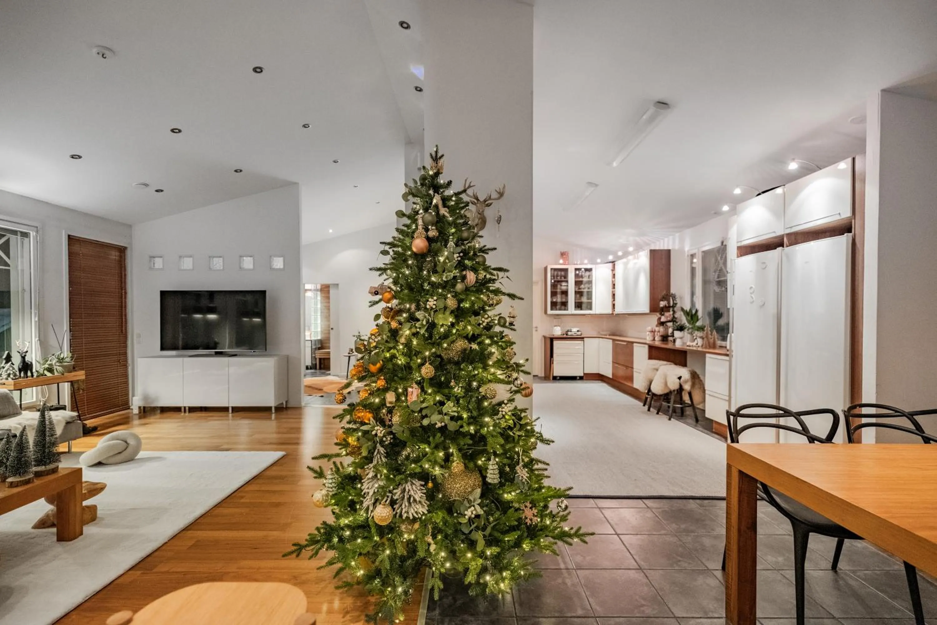 Arctic Circle Luxury House - next to Santa's Village