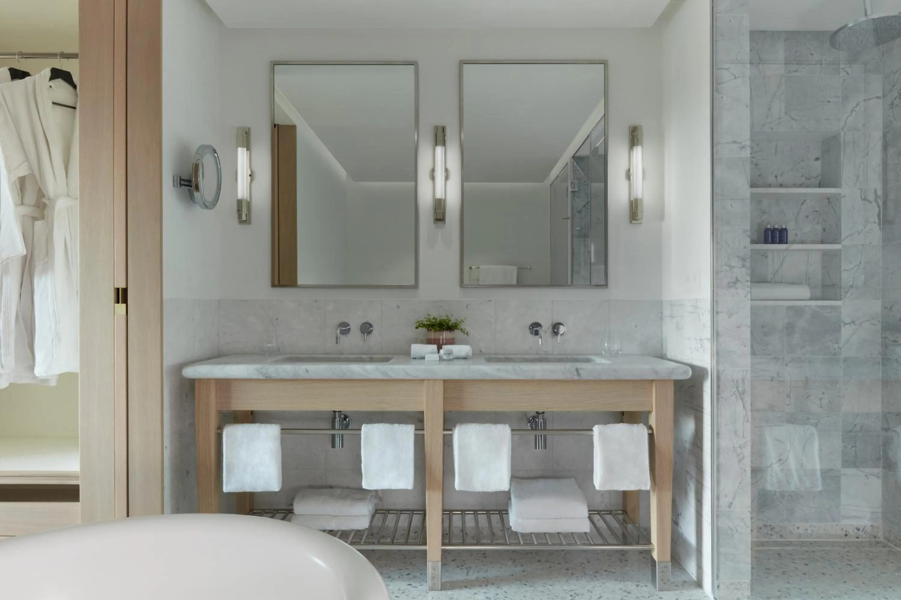 Bathroom in Hotel Camiral - The Leading Hotels of the World