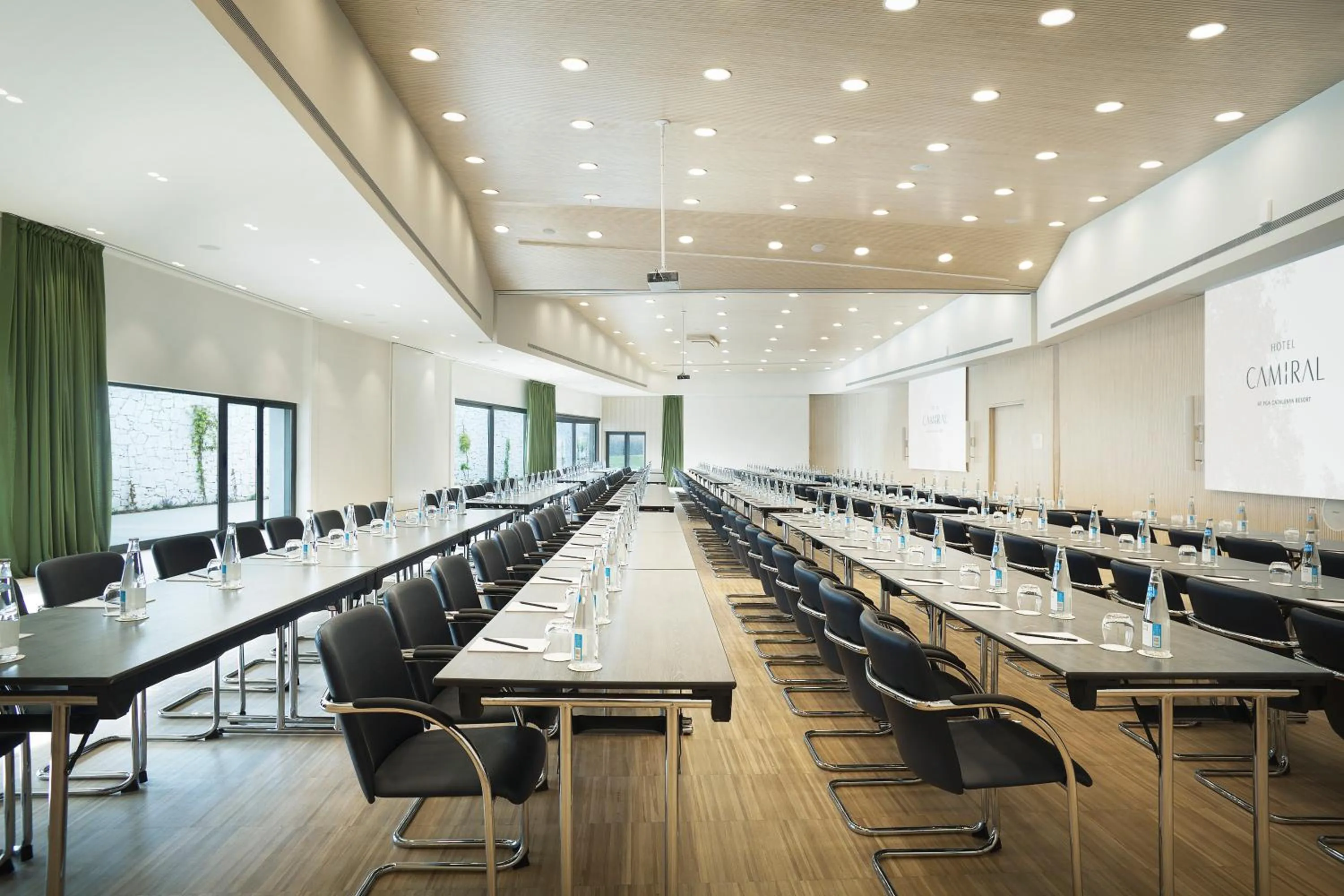 Business facilities in Hotel Camiral - The Leading Hotels of the World