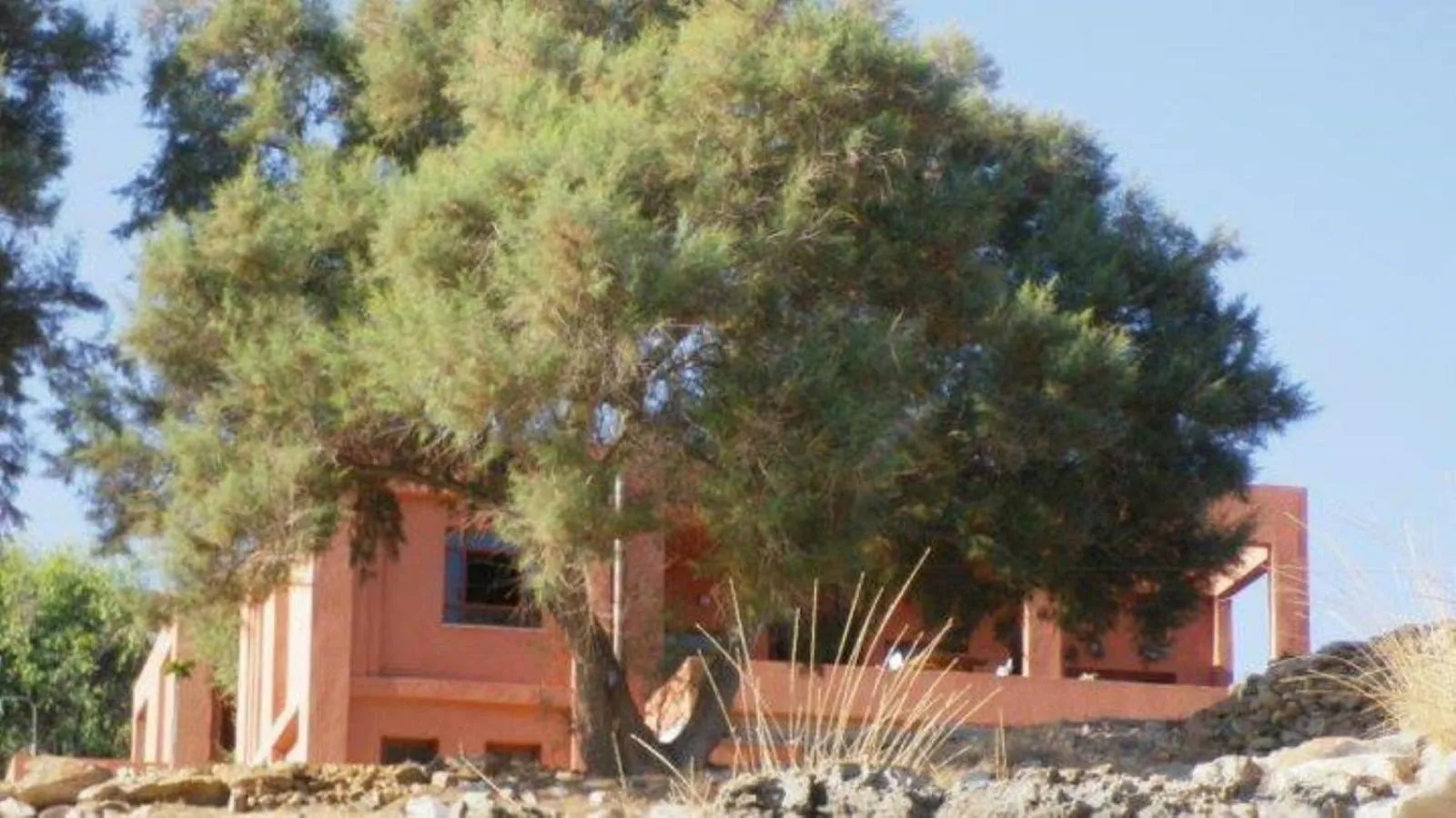 Property building in Villa Rodialos