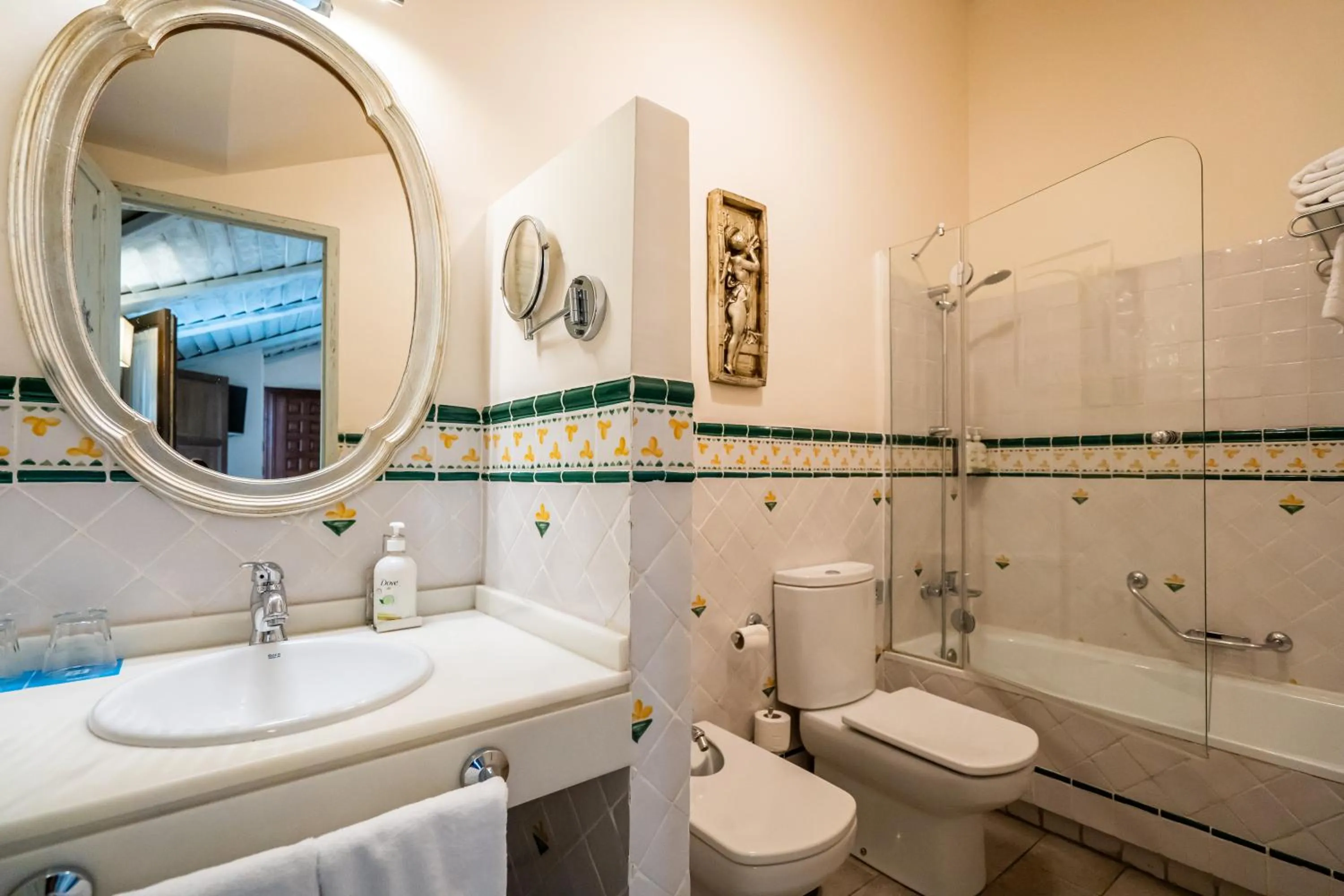 Bathroom in YIT La Casona del Arco