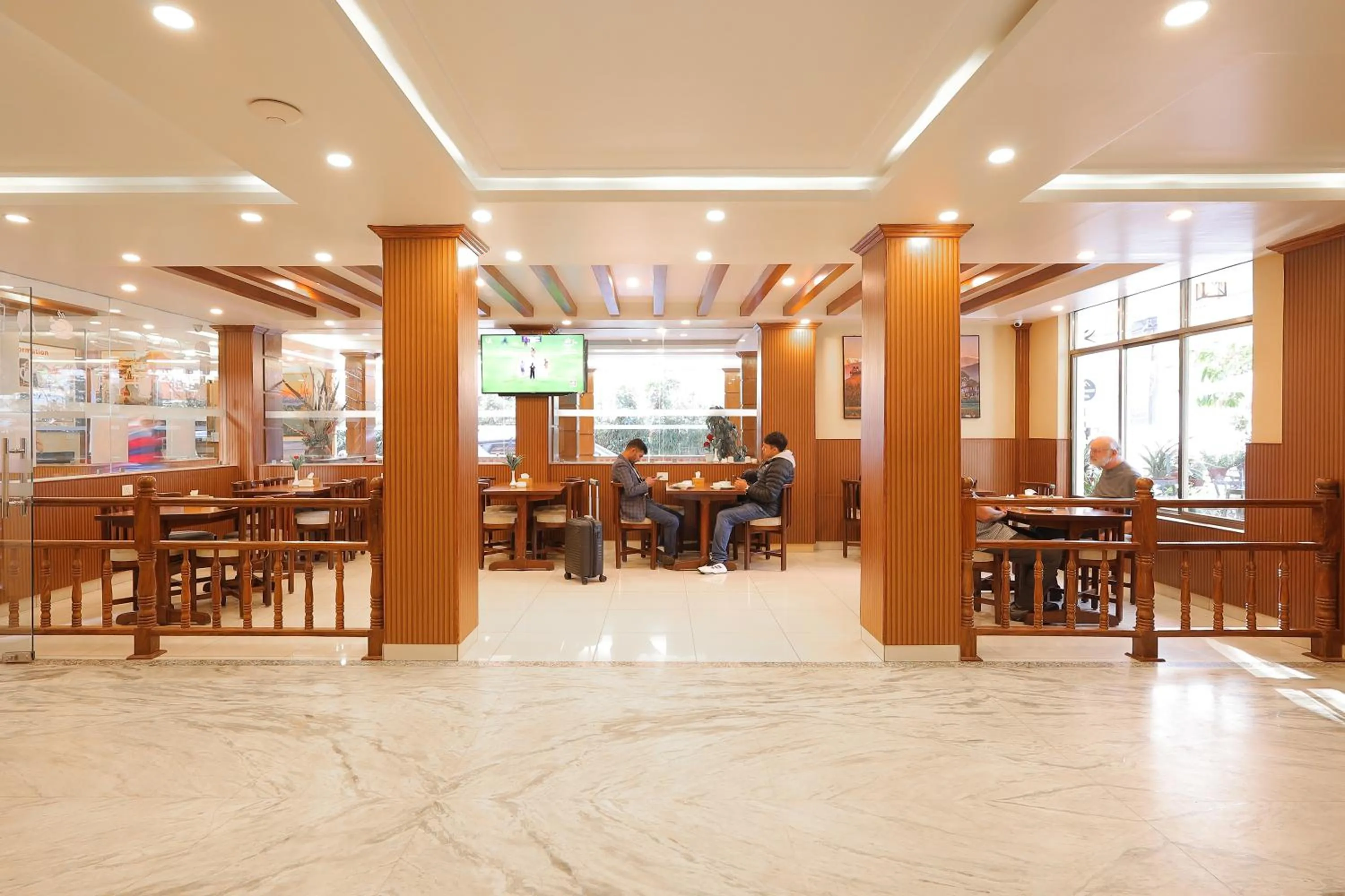 Restaurant/places to eat in Magnificent Hotel