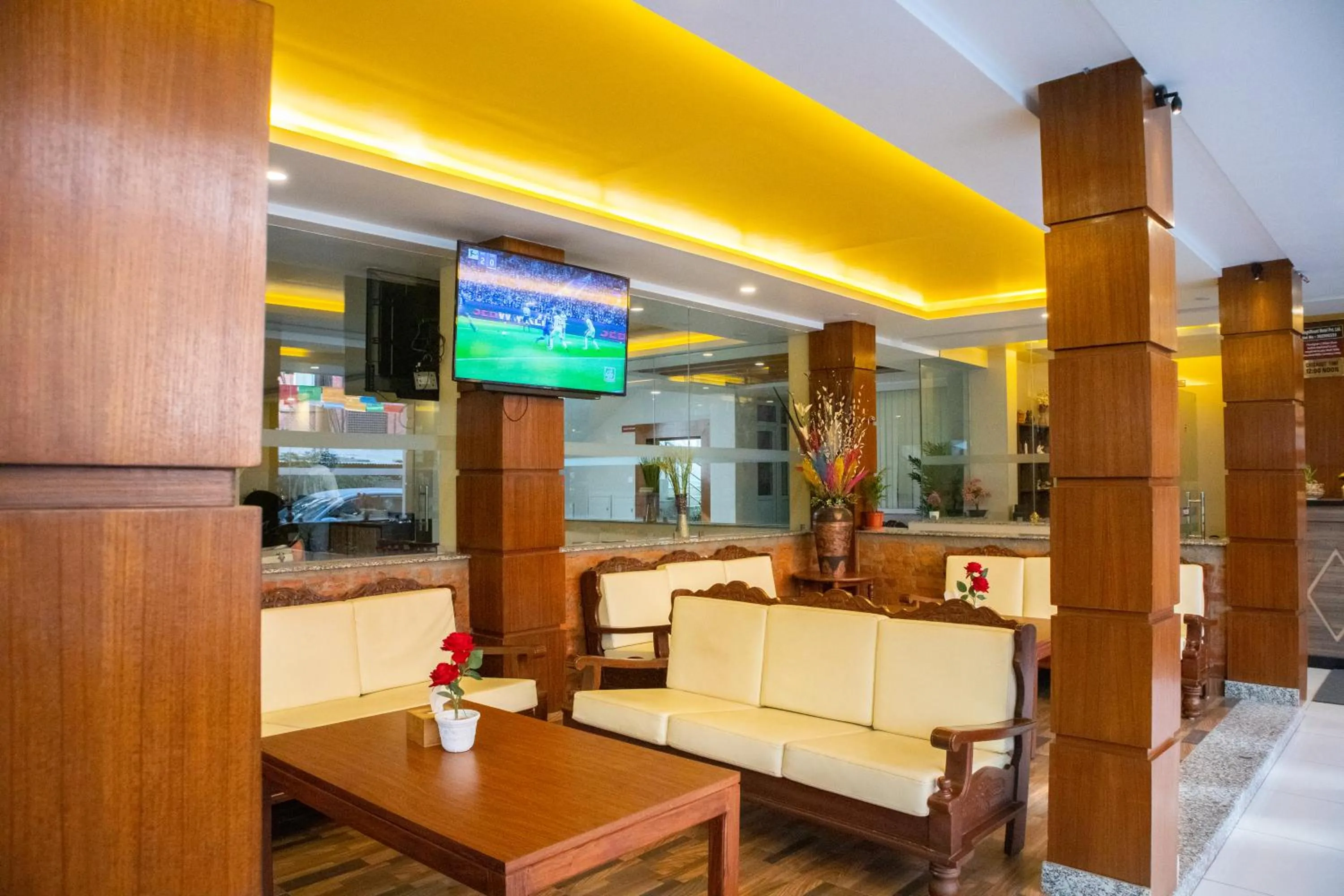 Restaurant/places to eat in Magnificent Hotel