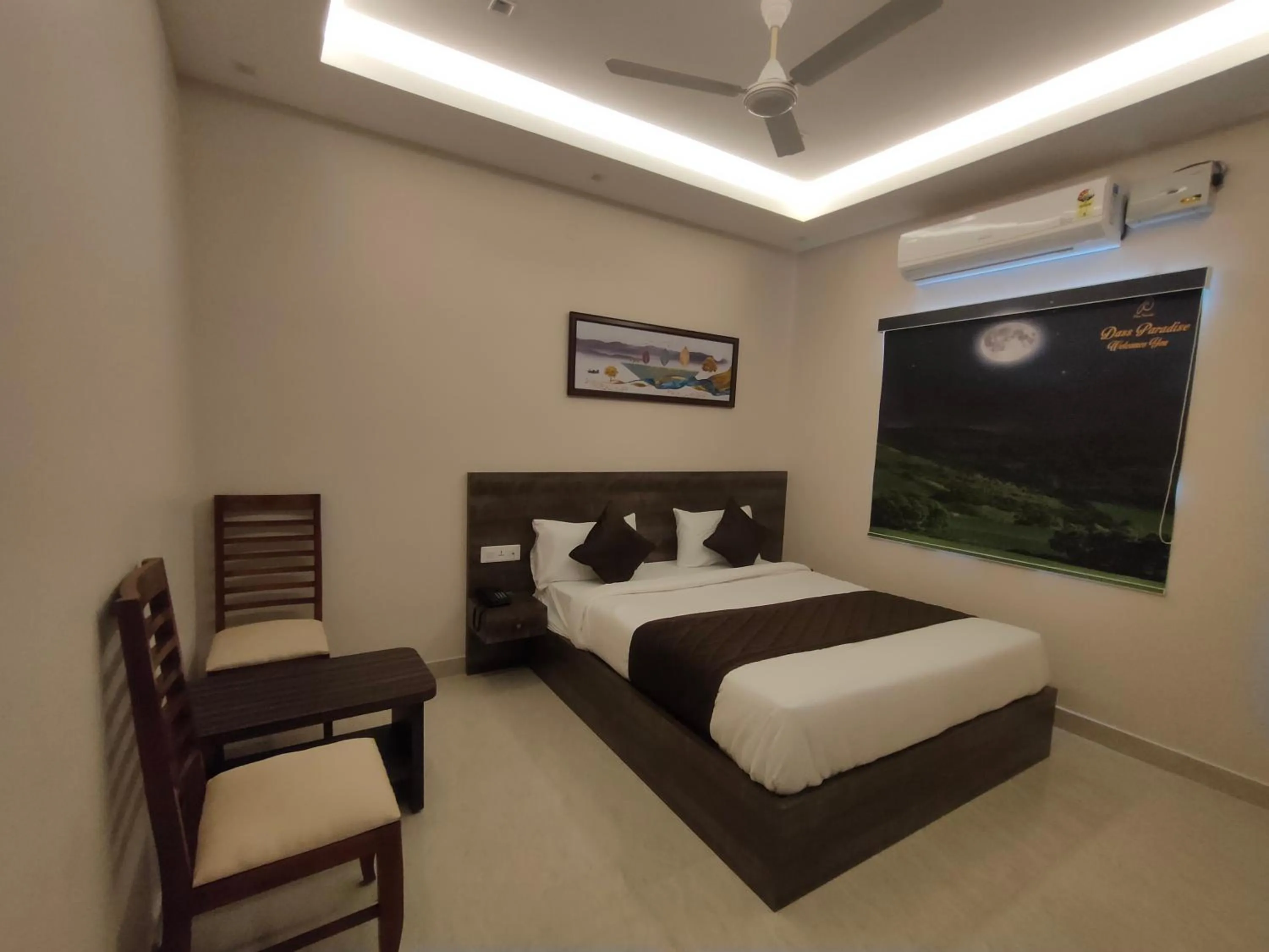 Property building, Bed in Dass Paradise Hotel