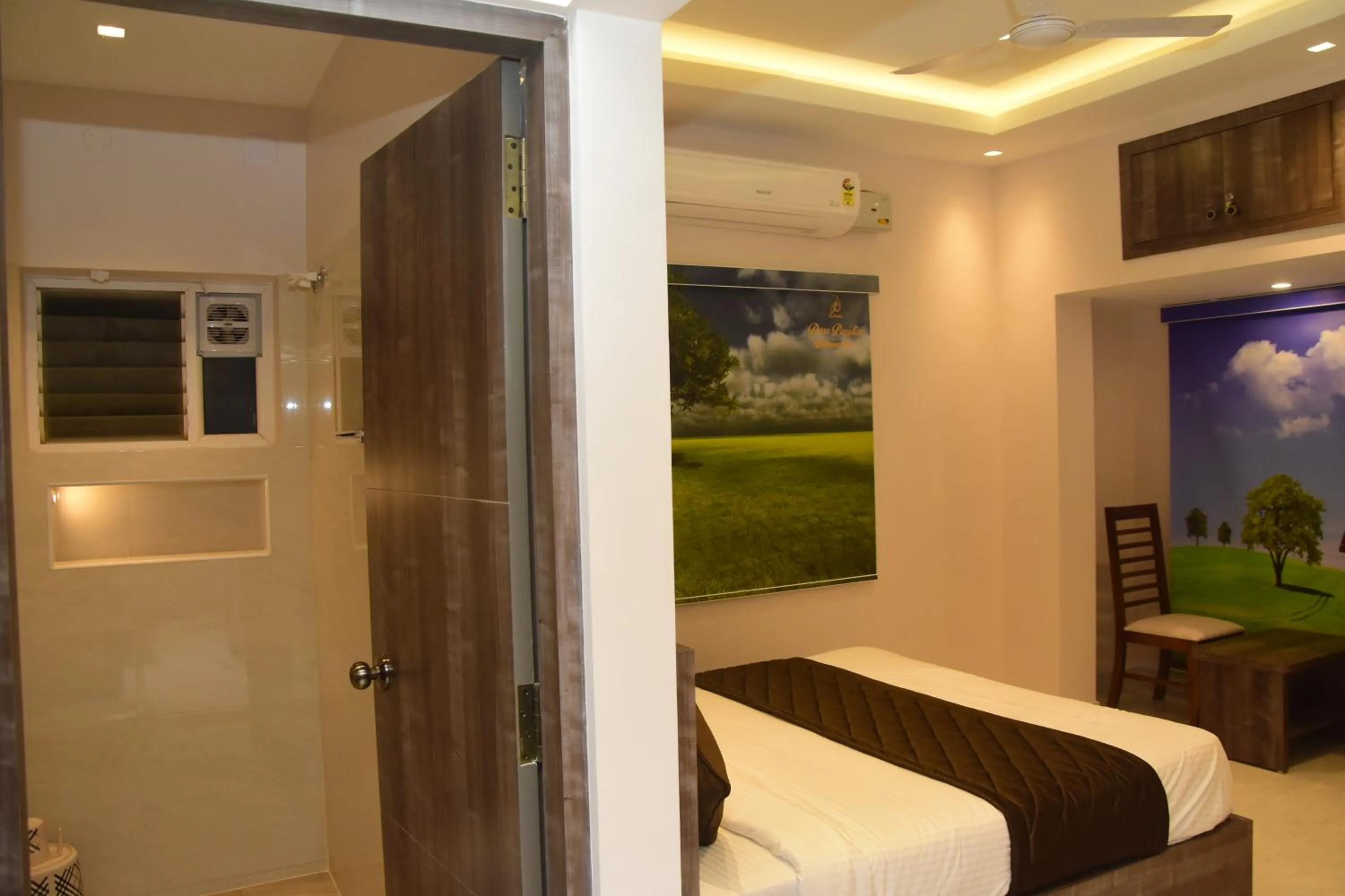 Bedroom, Bed in Dass Paradise Hotel