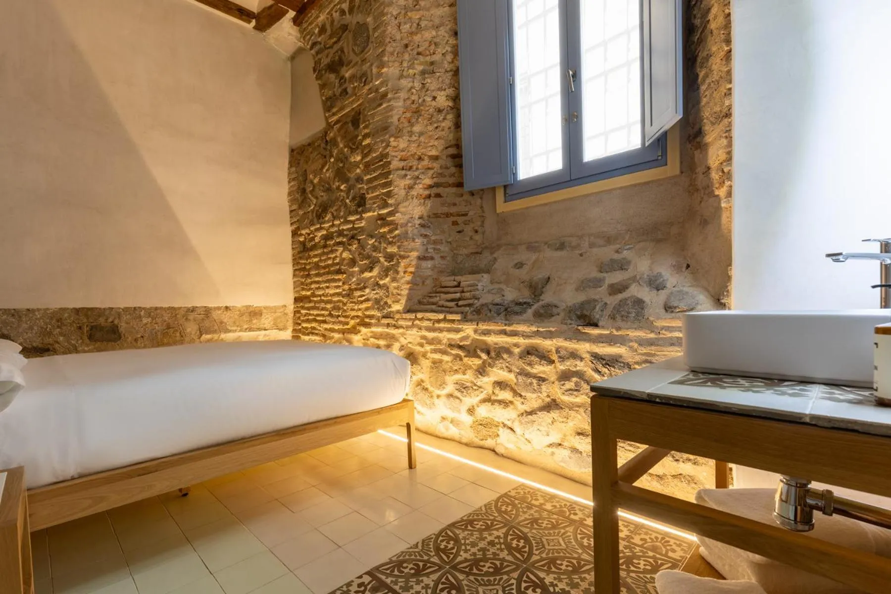 Bed in Hotel Carlos V