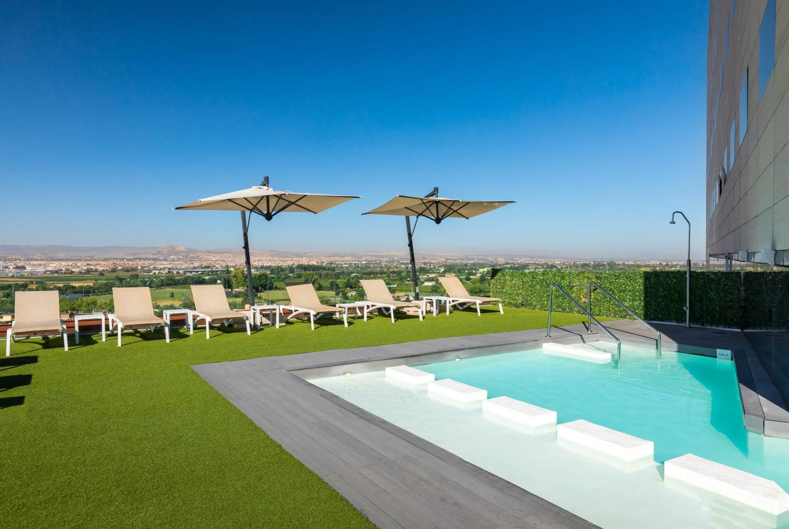 Swimming pool in Barceló Granada Congress