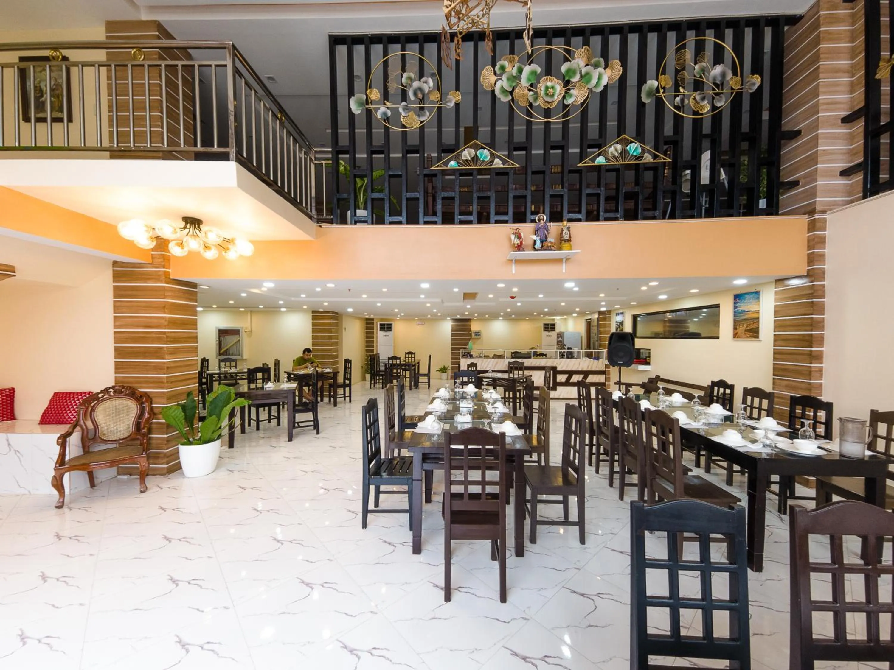 Restaurant/places to eat in Seeya Hotel