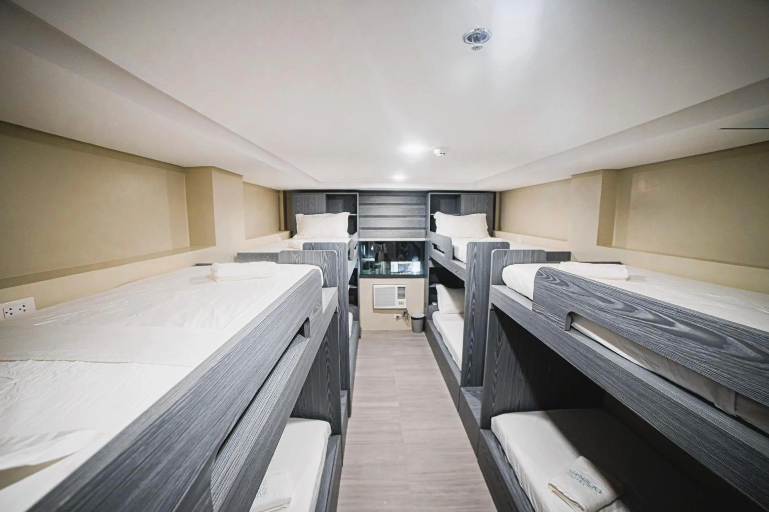 bunk bed, Bed in Seeya Hotel