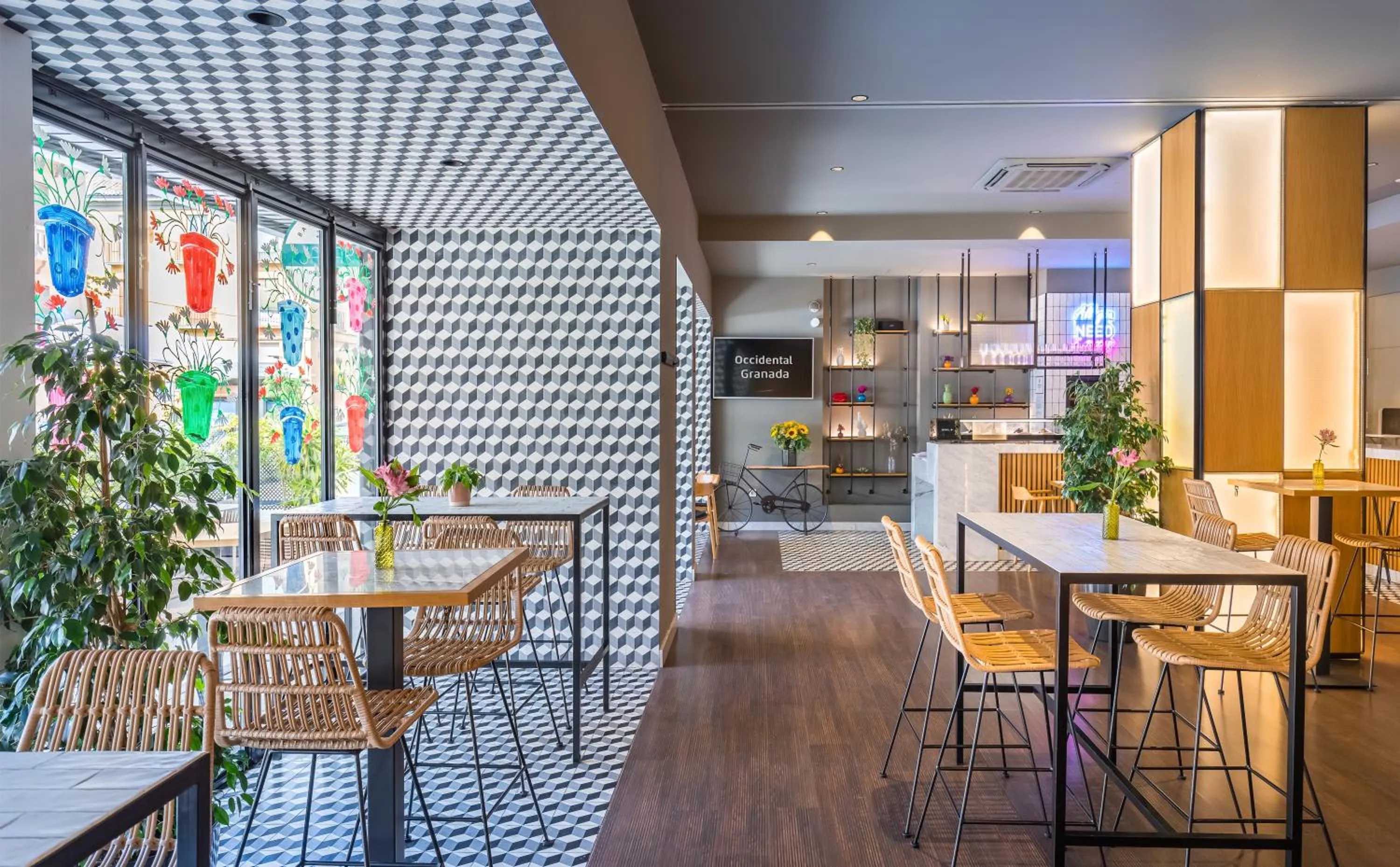 Lounge or bar in Occidental Granada