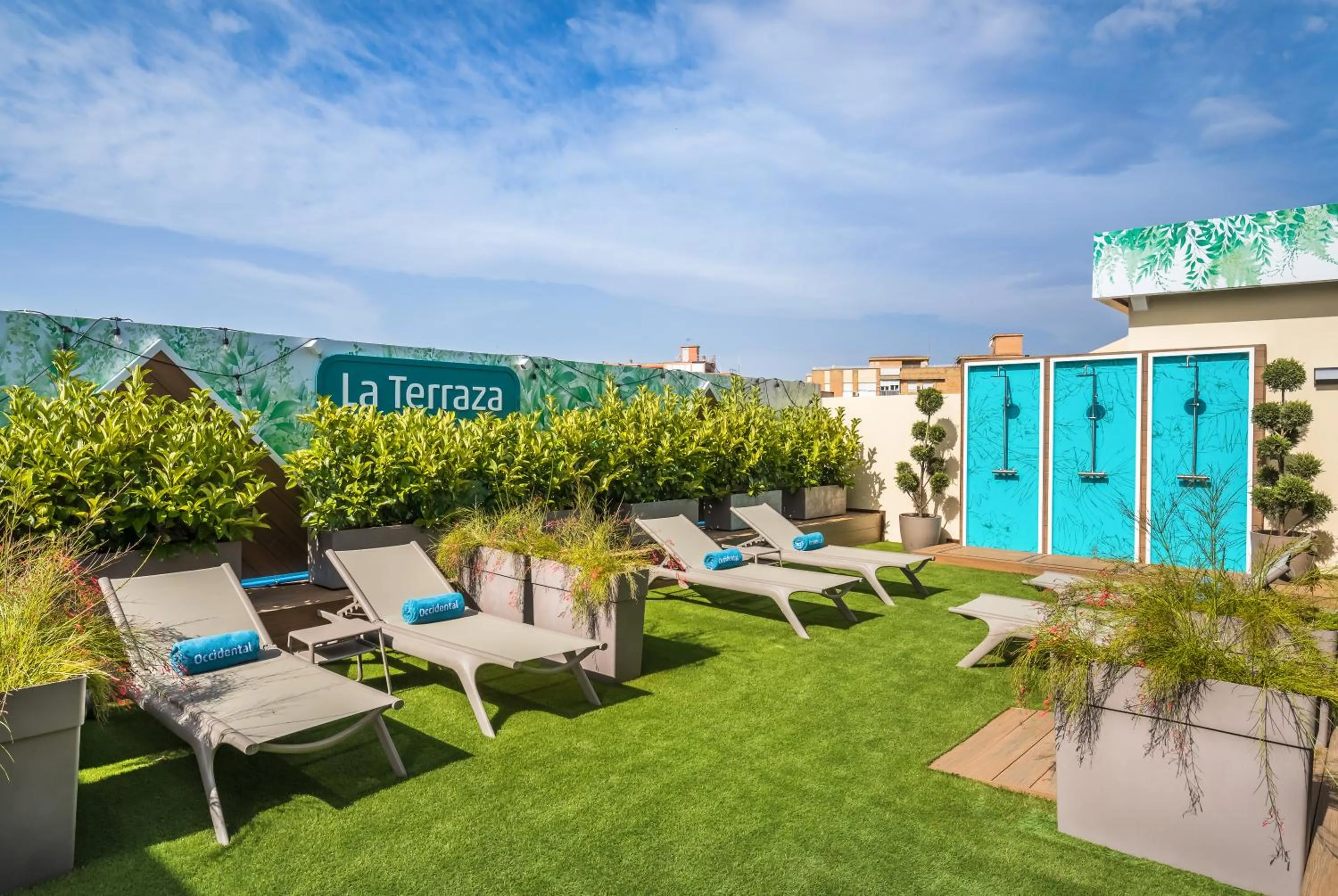 Shower in Occidental Granada