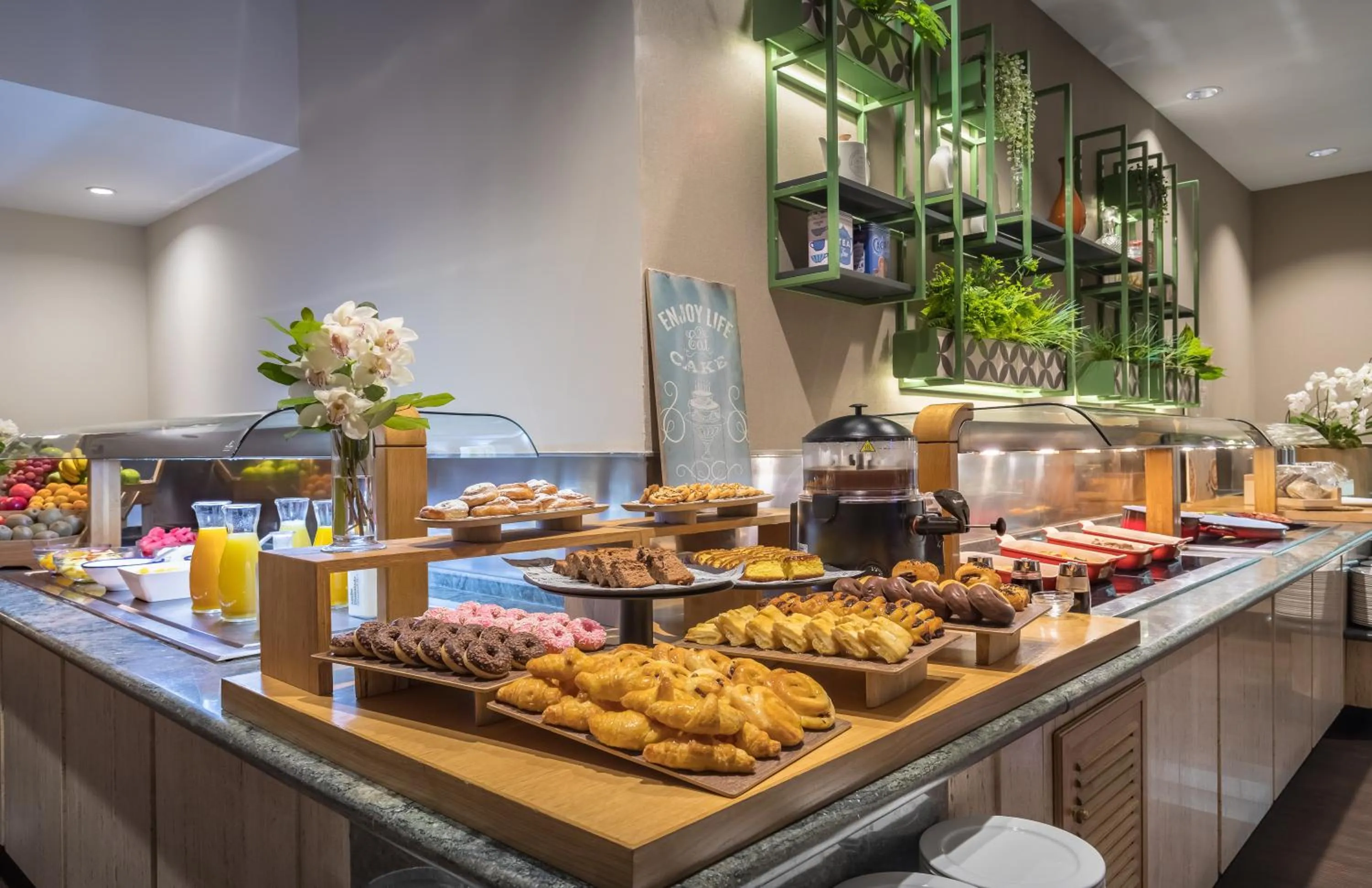 Food and drinks in Occidental Granada