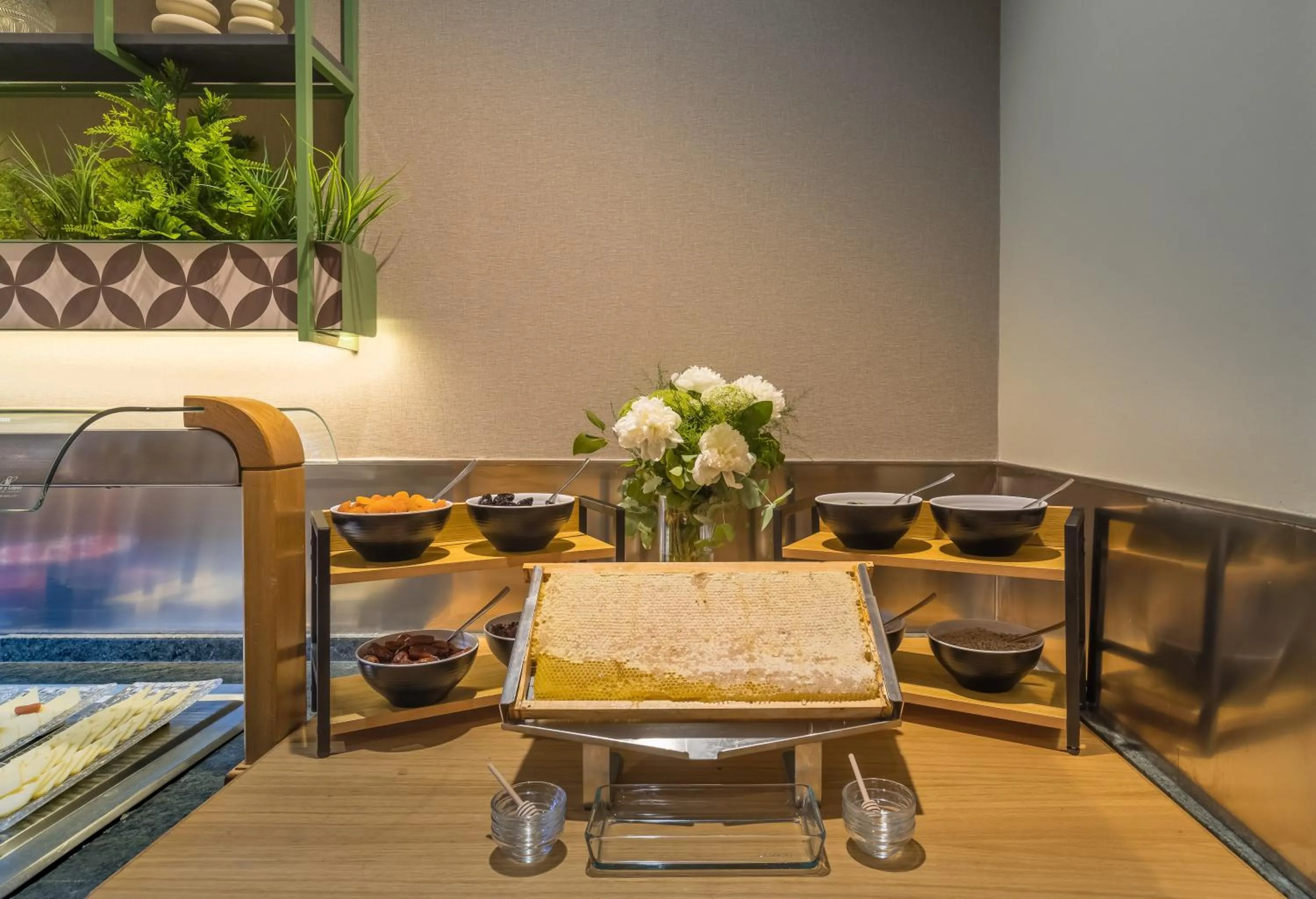 Food in Occidental Granada